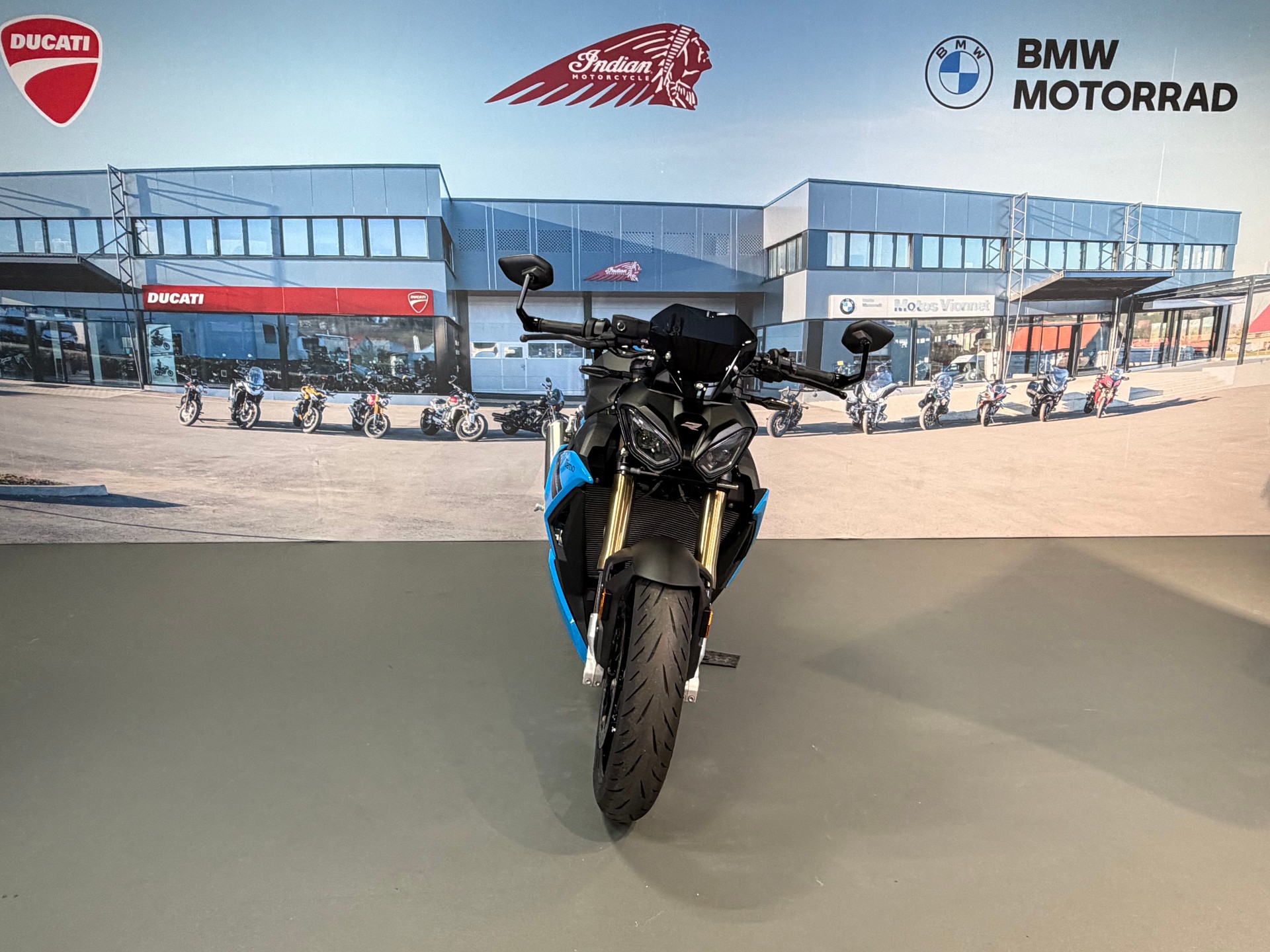 BMW S 1000 R-image-1