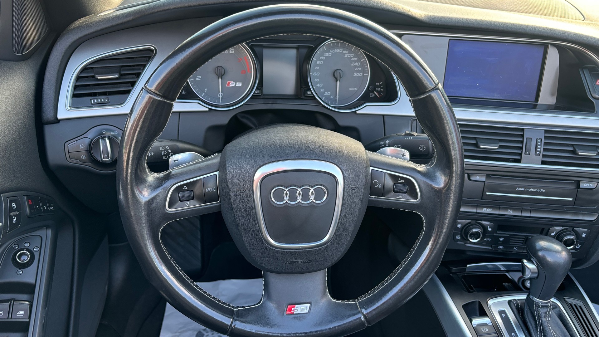 AUDI S5 Cabrio 3.0 TFSI quattro S-tronic-image-11