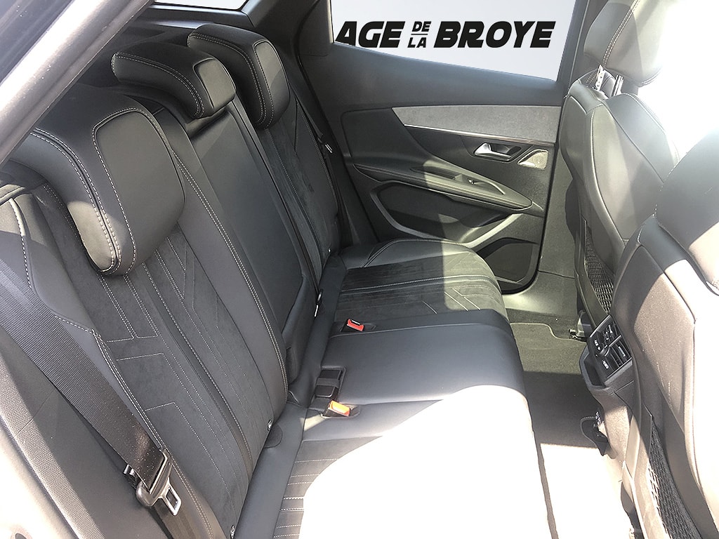 PEUGEOT 3008 1.2 PureTech GT-image-11