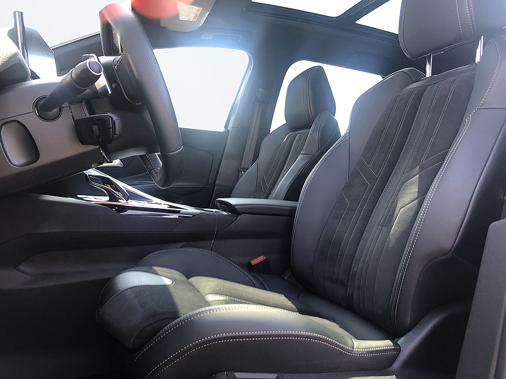 PEUGEOT 3008 1.2 PureTech GT-image-9