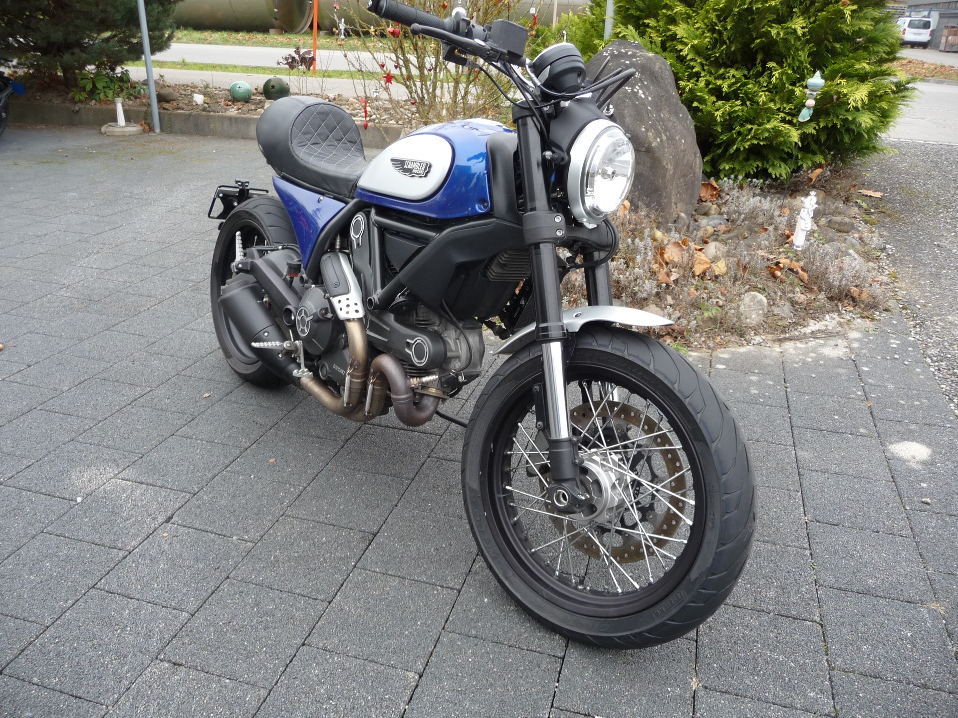 DUCATI Scrambler 800 Classic ABS-image-4
