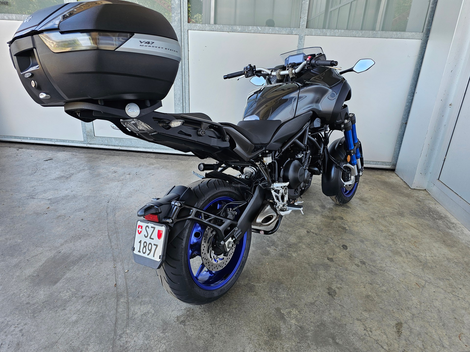 YAMAHA Niken-image-7