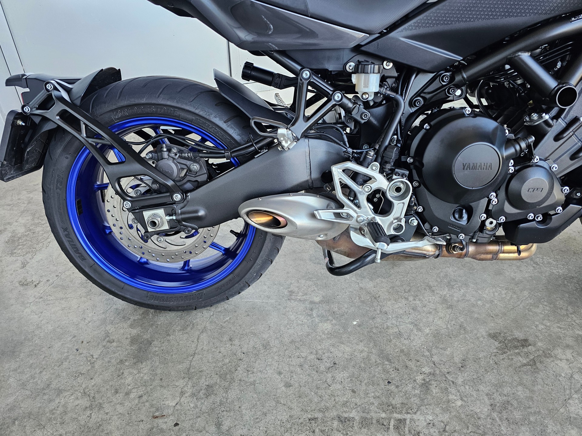 YAMAHA Niken-image-2