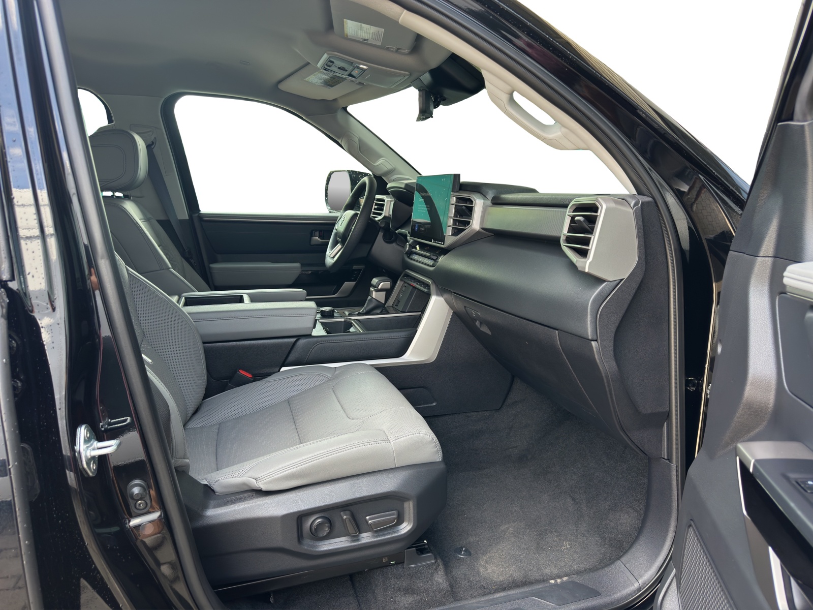 TOYOTA Tundra Limited Hybrid-image-10