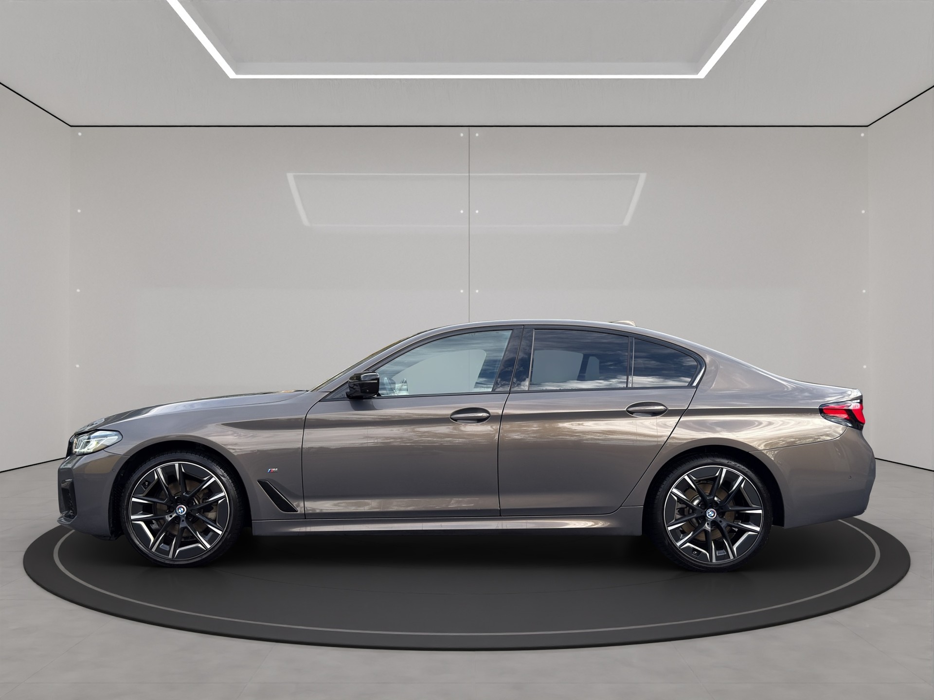 BMW 520d 48V M Sport Steptronic-image-2