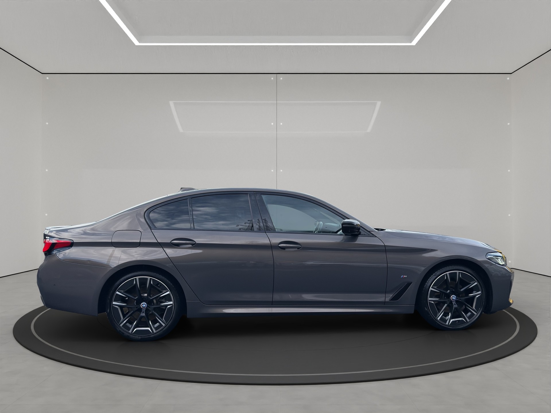 BMW 520d 48V M Sport Steptronic-image-5