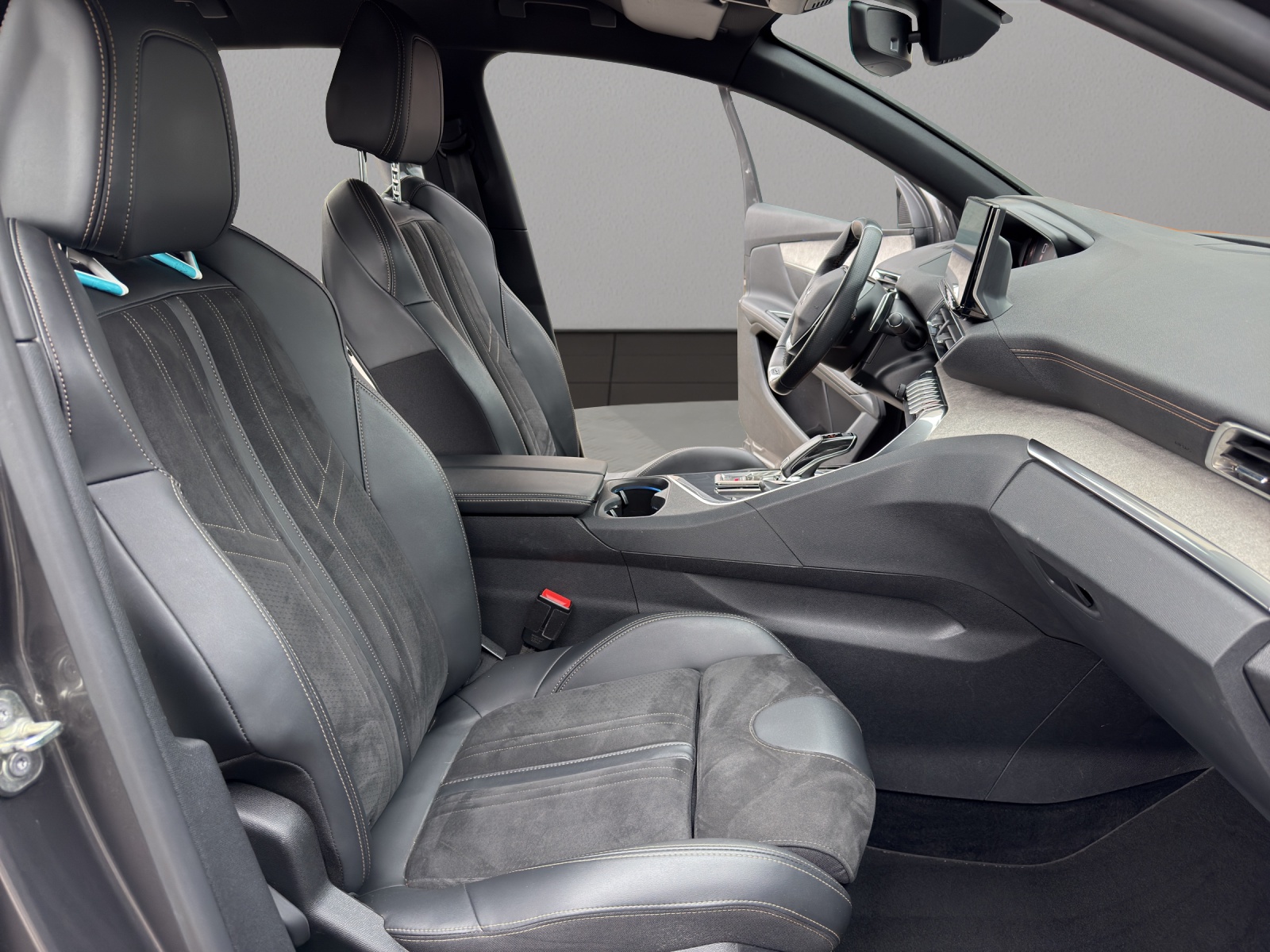 PEUGEOT 3008 1.2 PureTech GT Pack EAT8-image-16