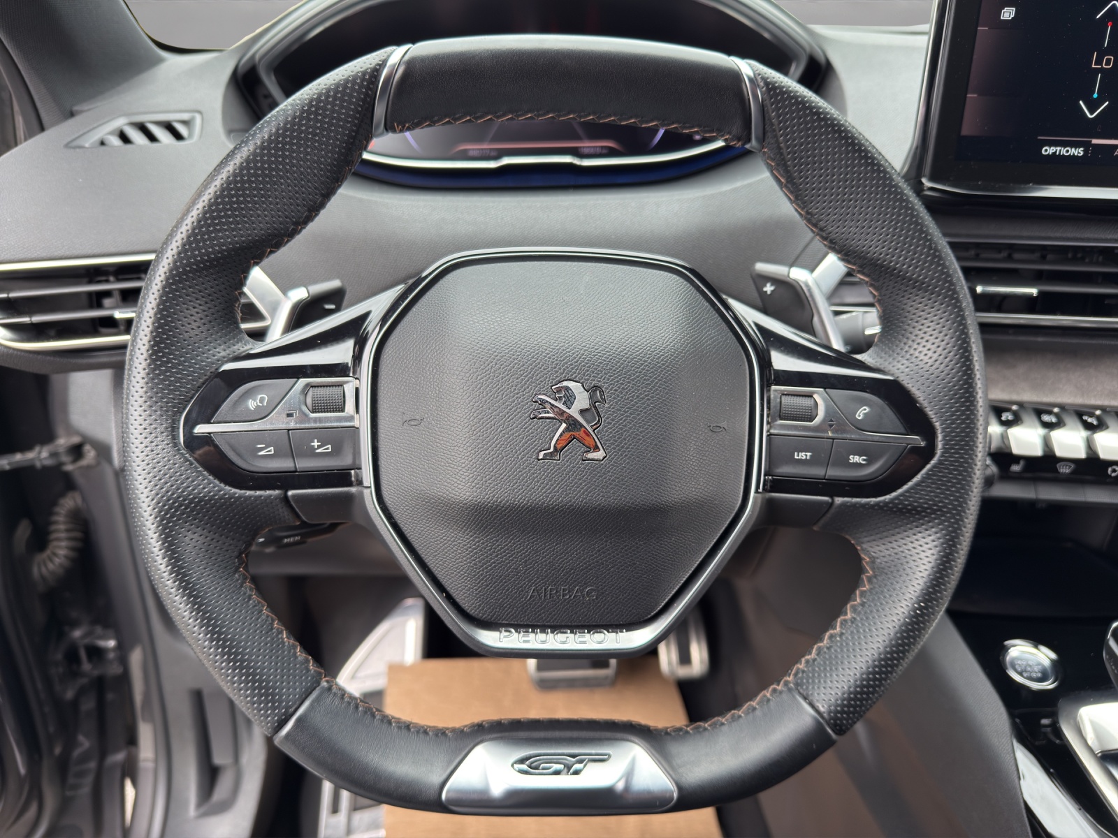PEUGEOT 3008 1.2 PureTech GT Pack EAT8-image-9
