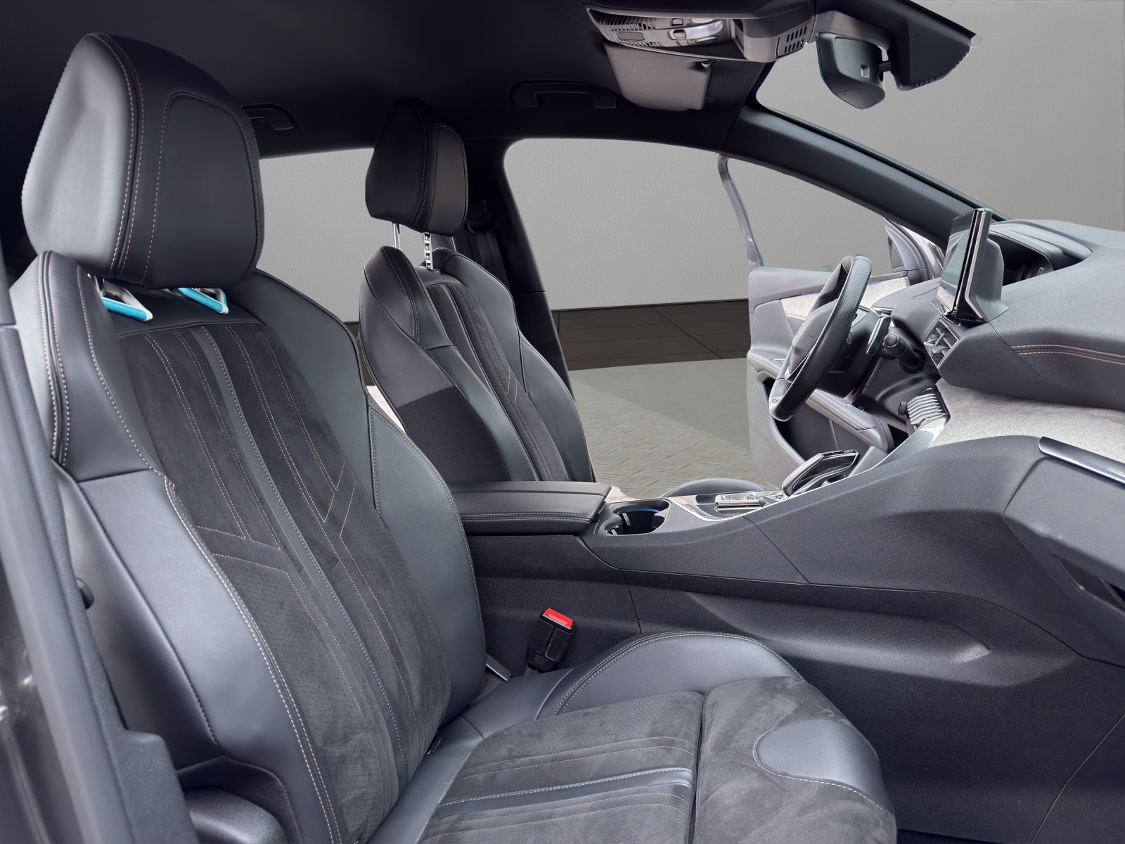 PEUGEOT 3008 1.2 PureTech GT Pack EAT8-image-21