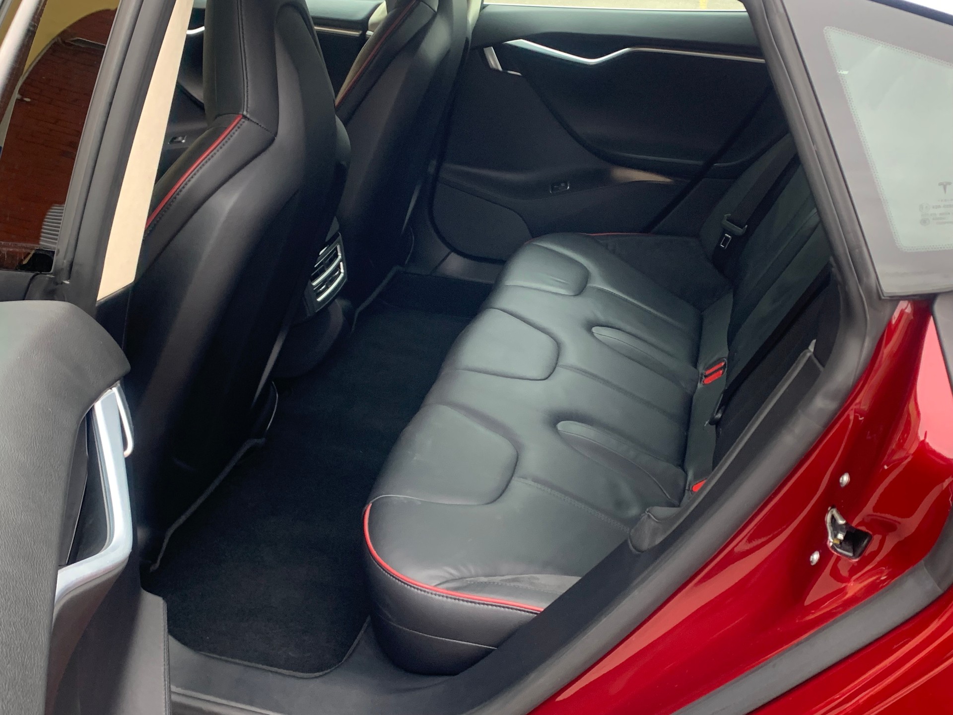 TESLA Model S 85 Signature Performance 85-image-10