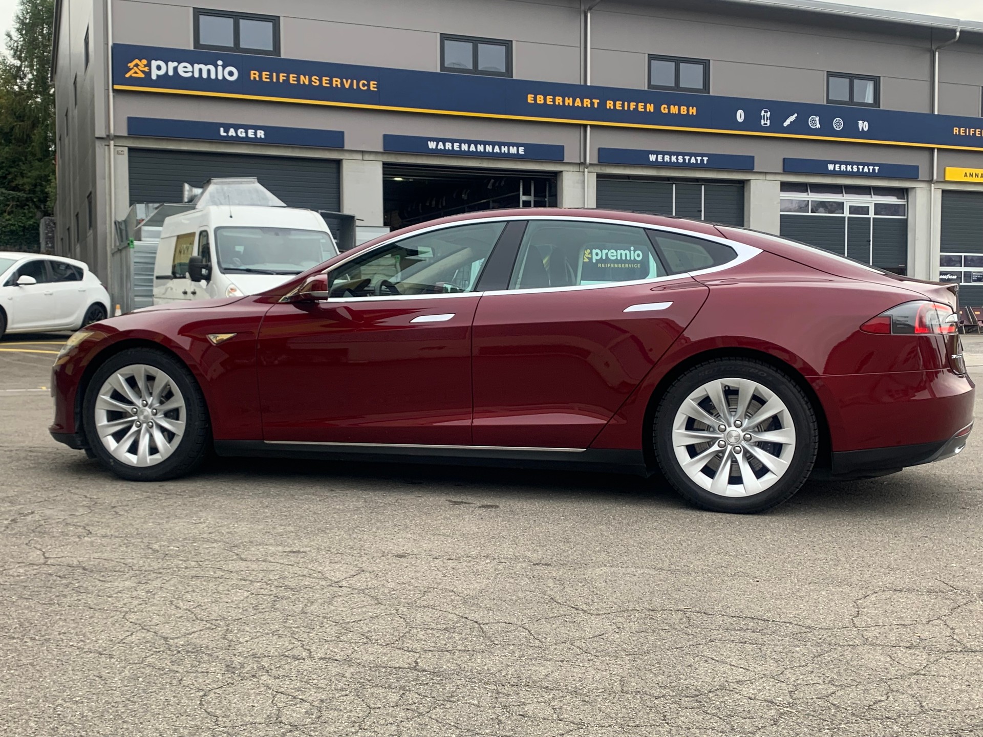 TESLA Model S 85 Signature Performance 85-image-9