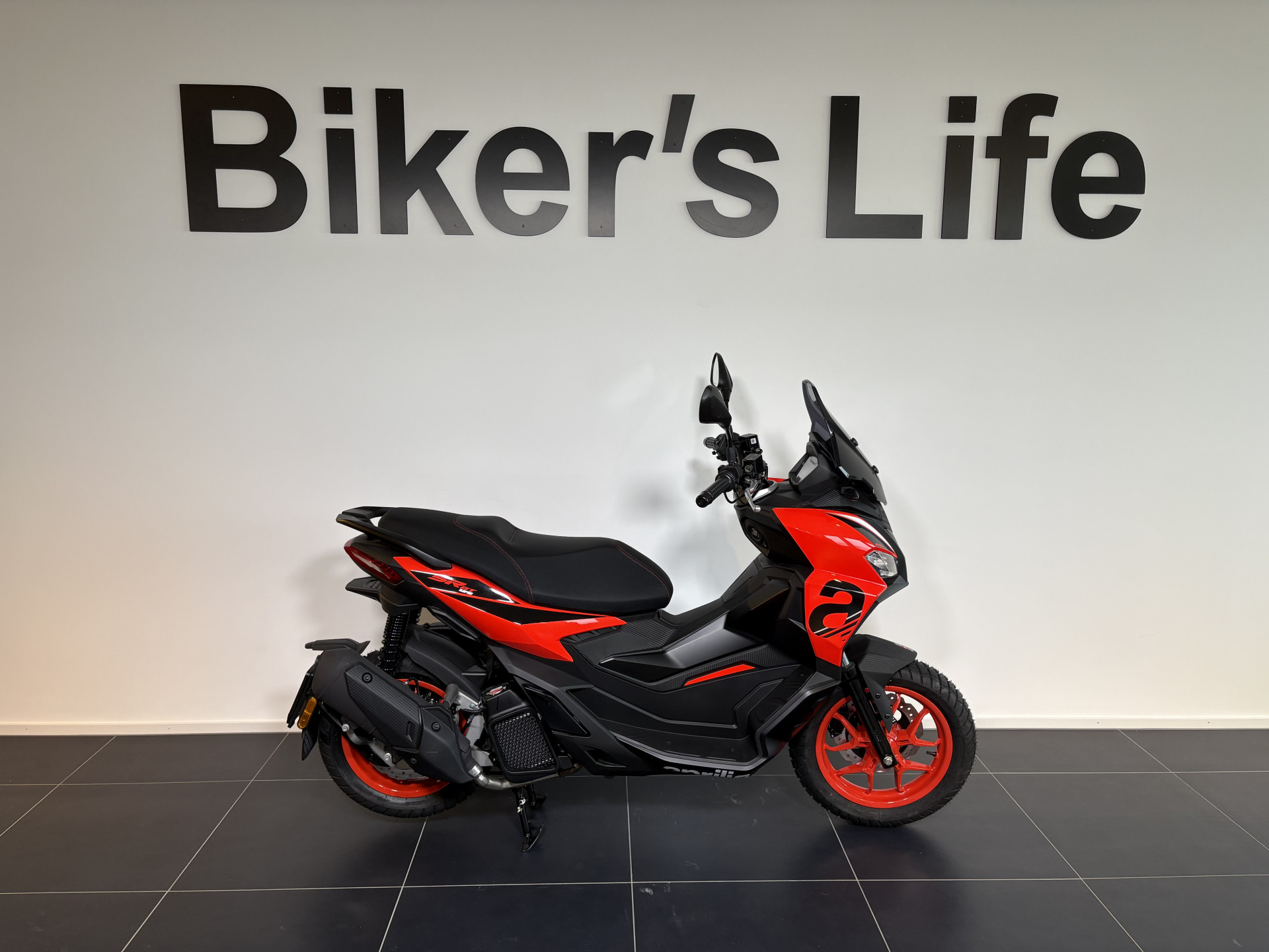APRILIA SR GT 125 Sport-image-0