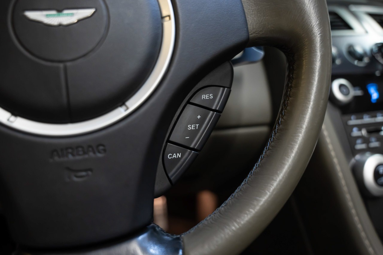 ASTON MARTIN V8 Vantage 4.7 Sportshift-image-26