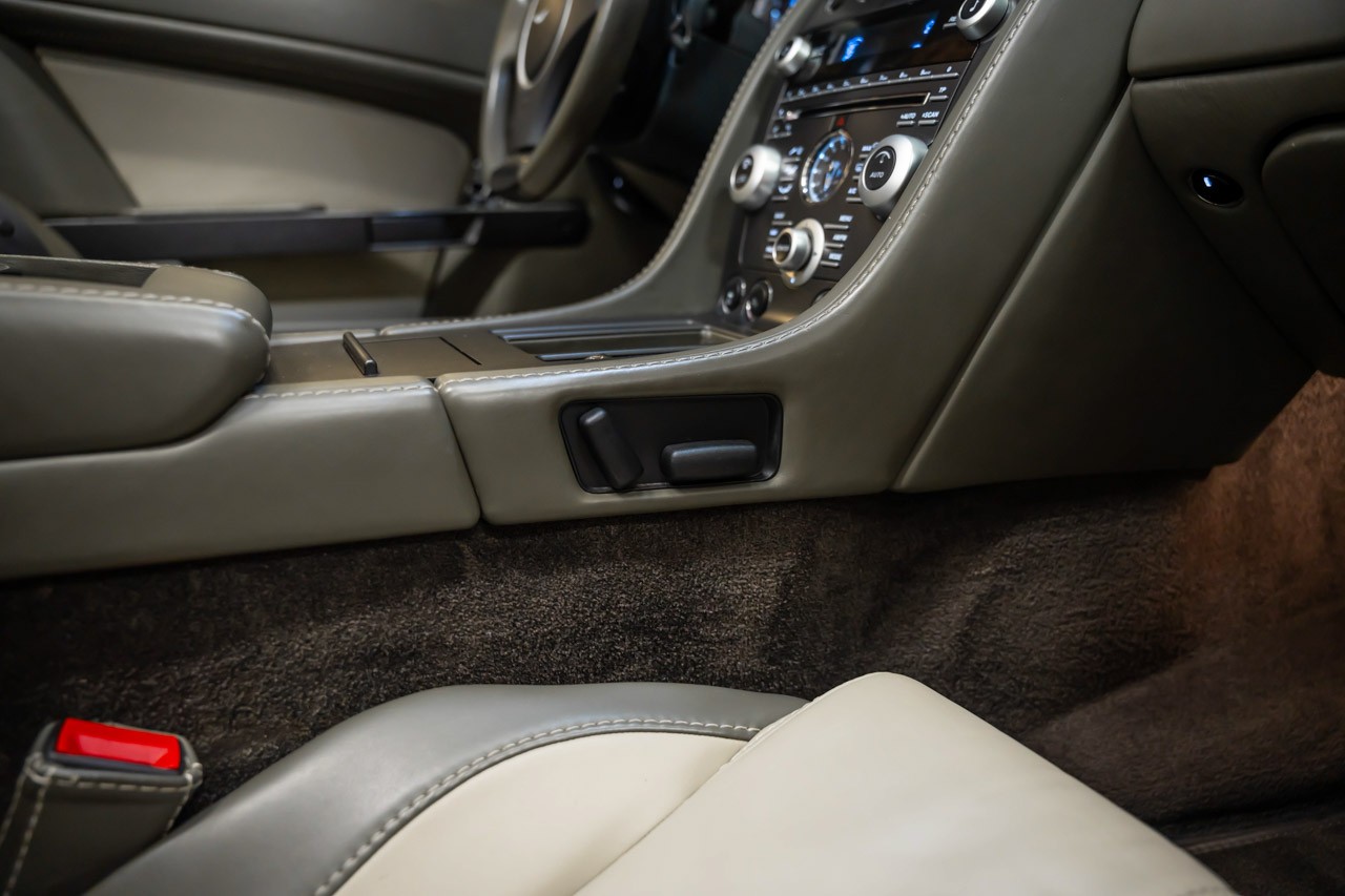ASTON MARTIN V8 Vantage 4.7 Sportshift-image-23