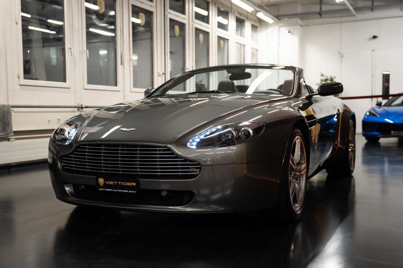 ASTON MARTIN V8 Vantage 4.7 Sportshift-showroom-element-3