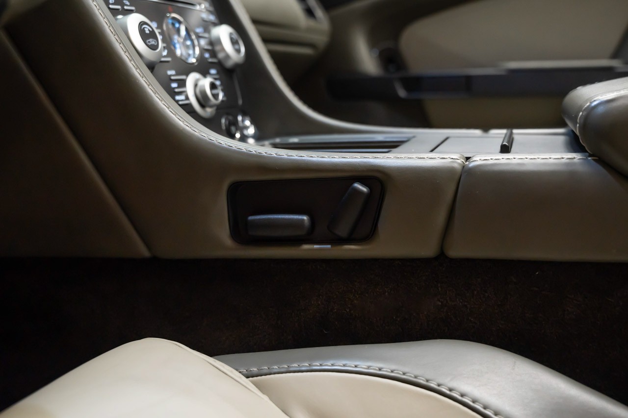 ASTON MARTIN V8 Vantage 4.7 Sportshift-image-21