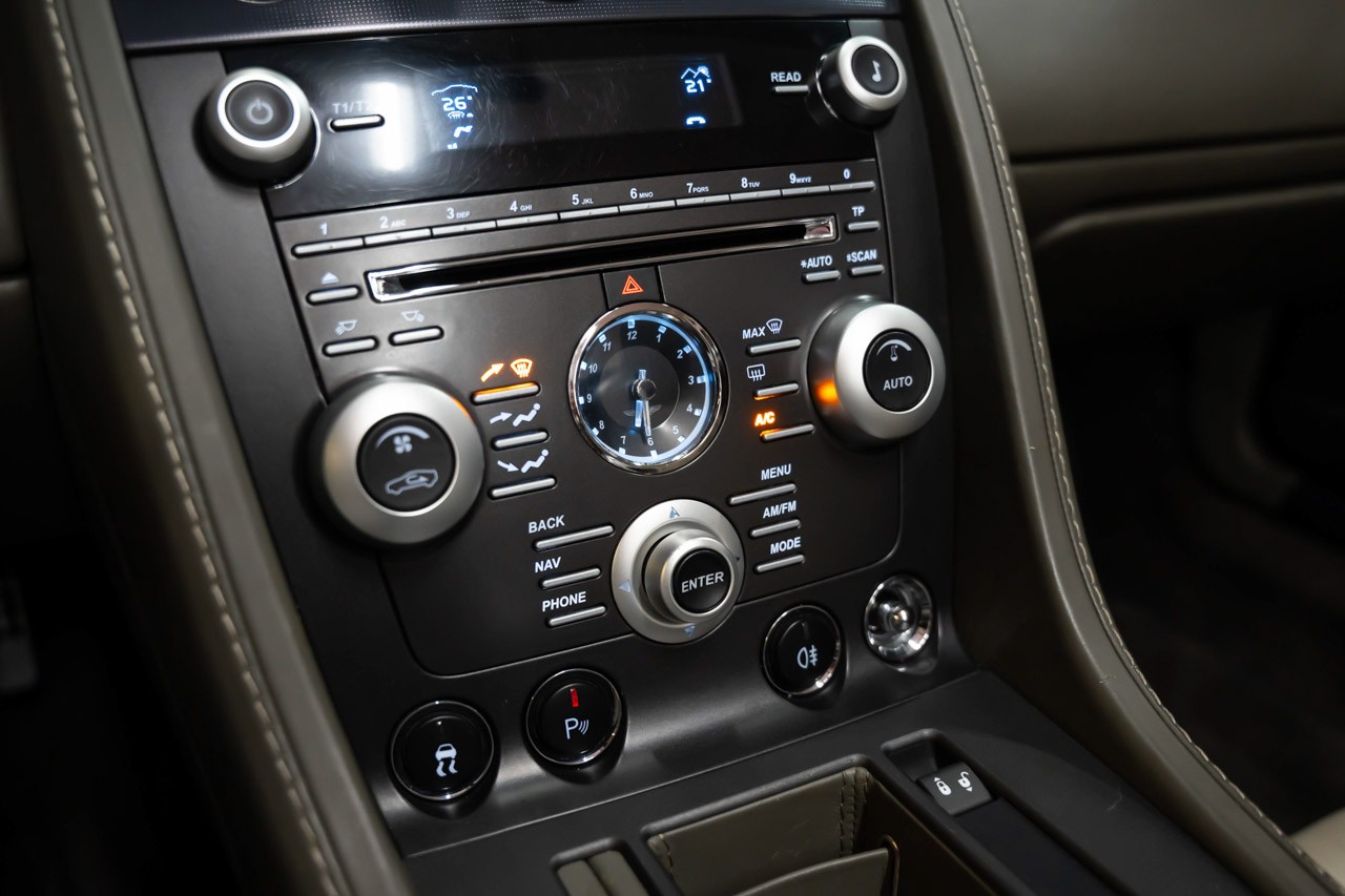 ASTON MARTIN V8 Vantage 4.7 Sportshift-image-19