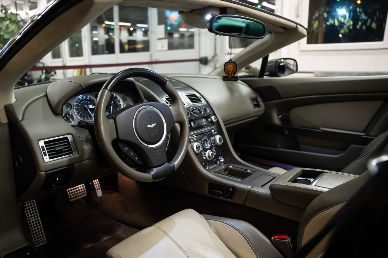ASTON MARTIN V8 Vantage 4.7 Sportshift-image-12