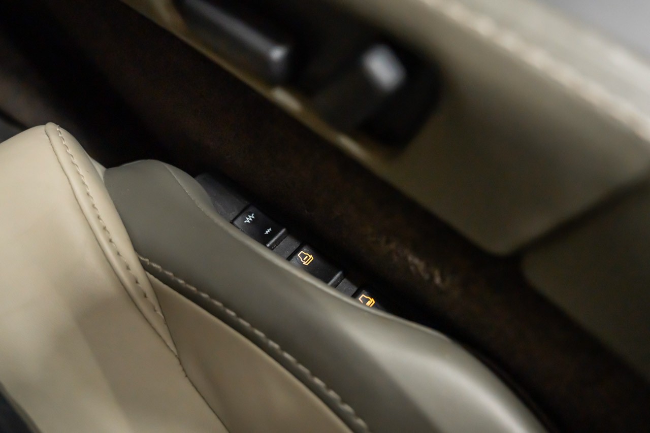 ASTON MARTIN V8 Vantage 4.7 Sportshift-image-22