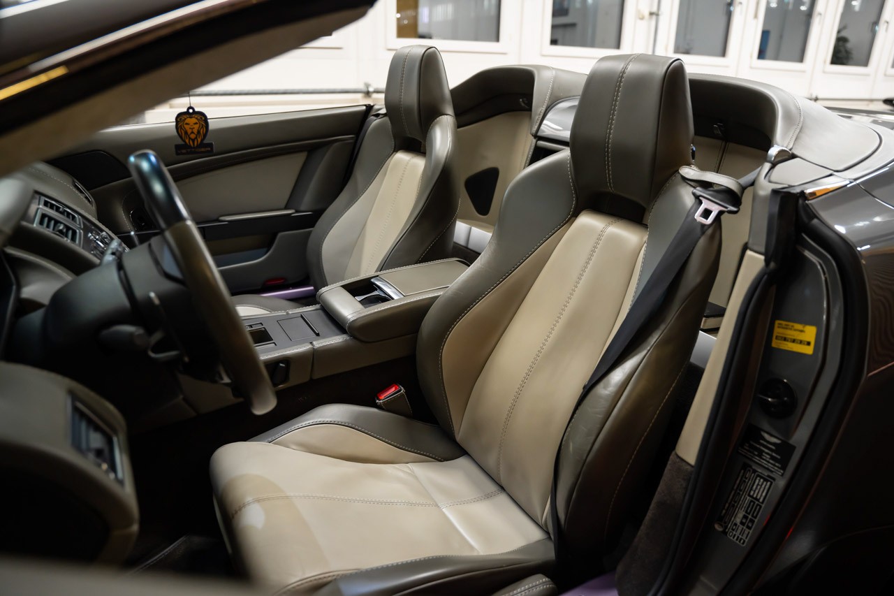 ASTON MARTIN V8 Vantage 4.7 Sportshift-image-13