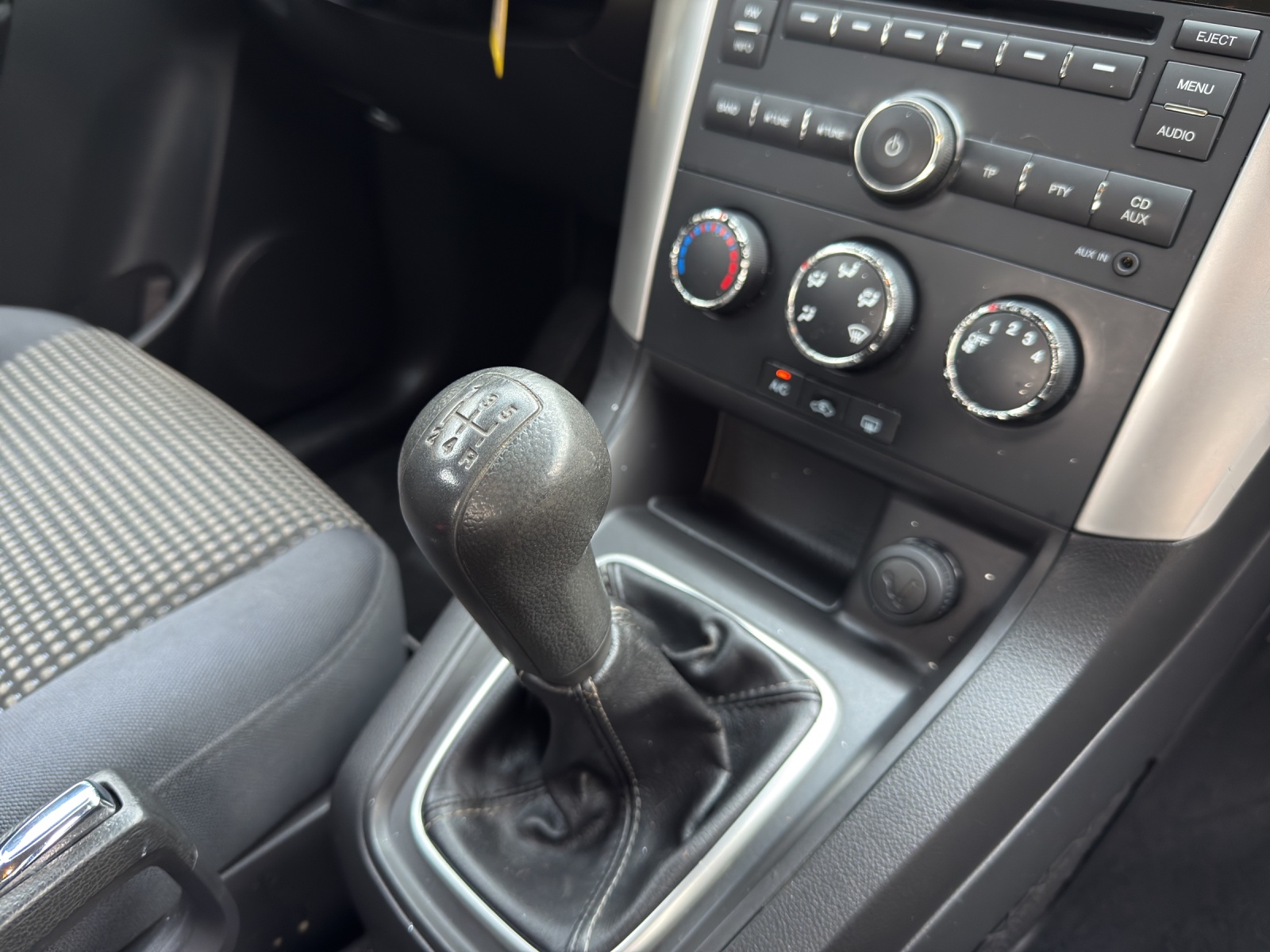 CHEVROLET Captiva 2.4 LS 2WD-image-9