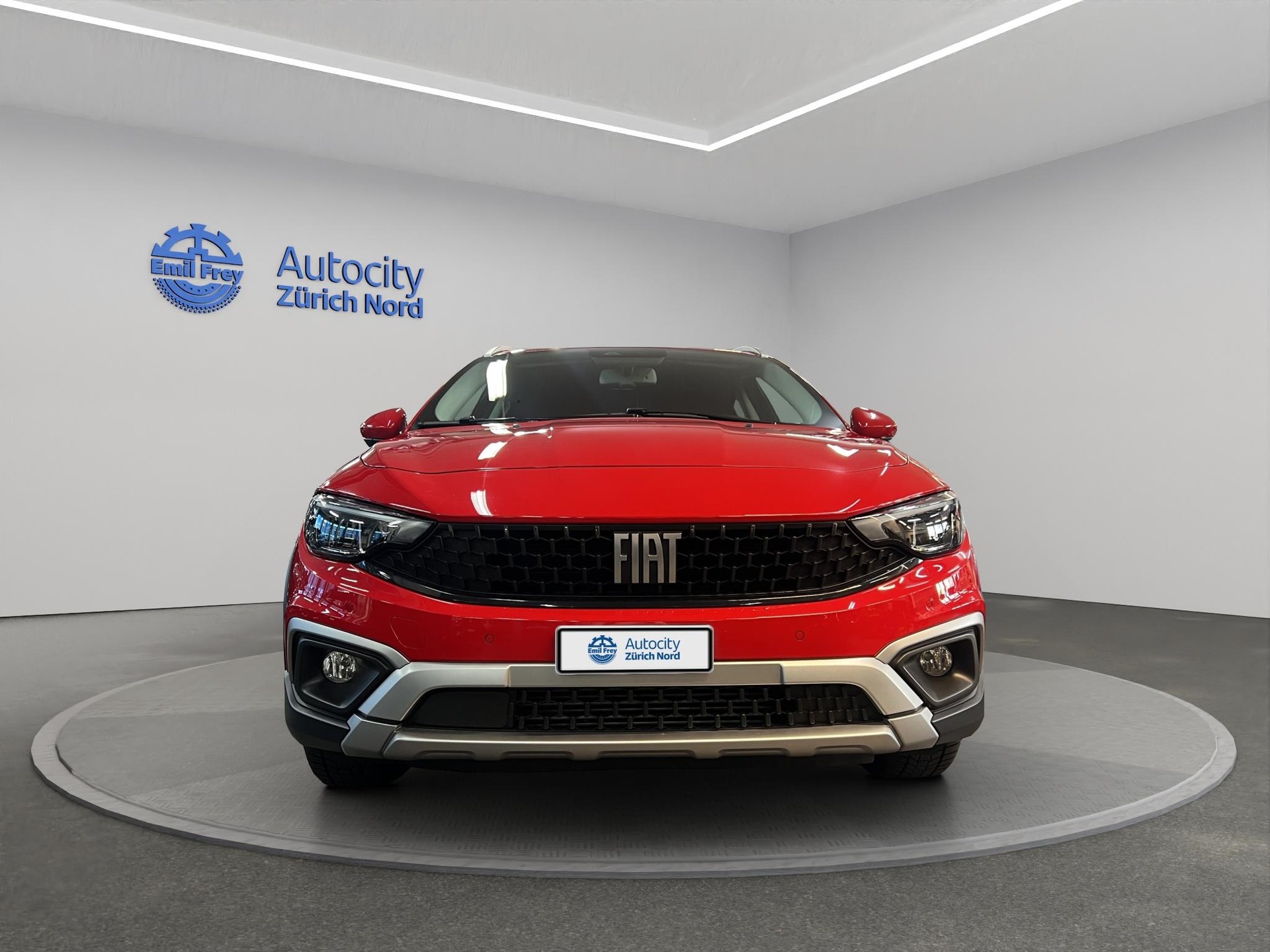 FIAT Tipo 1.6 MultiJet Cross-showroom-element-1