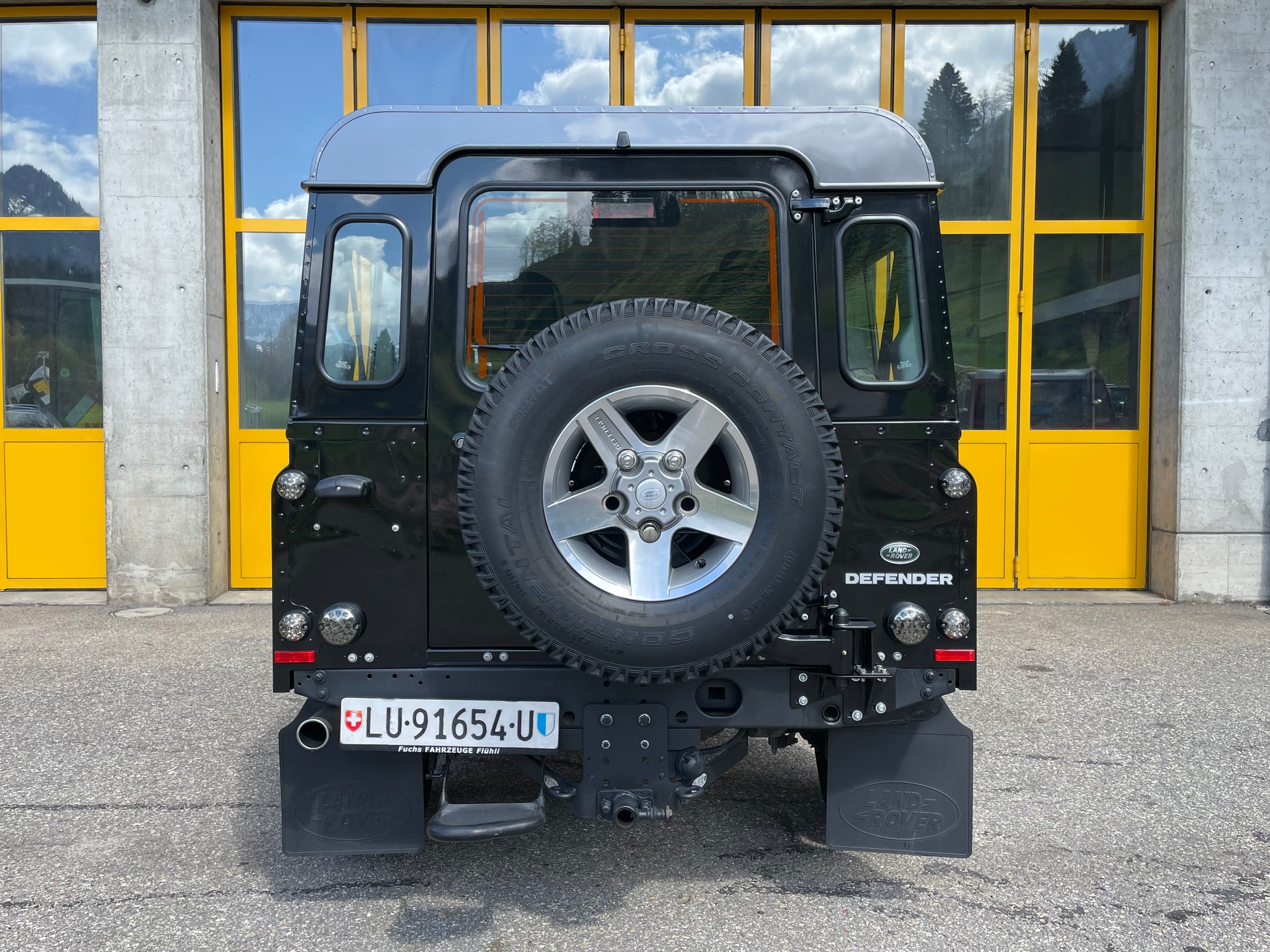 LAND ROVER Defender 110 2.2 TD4 Station Wagon Legend-image-5