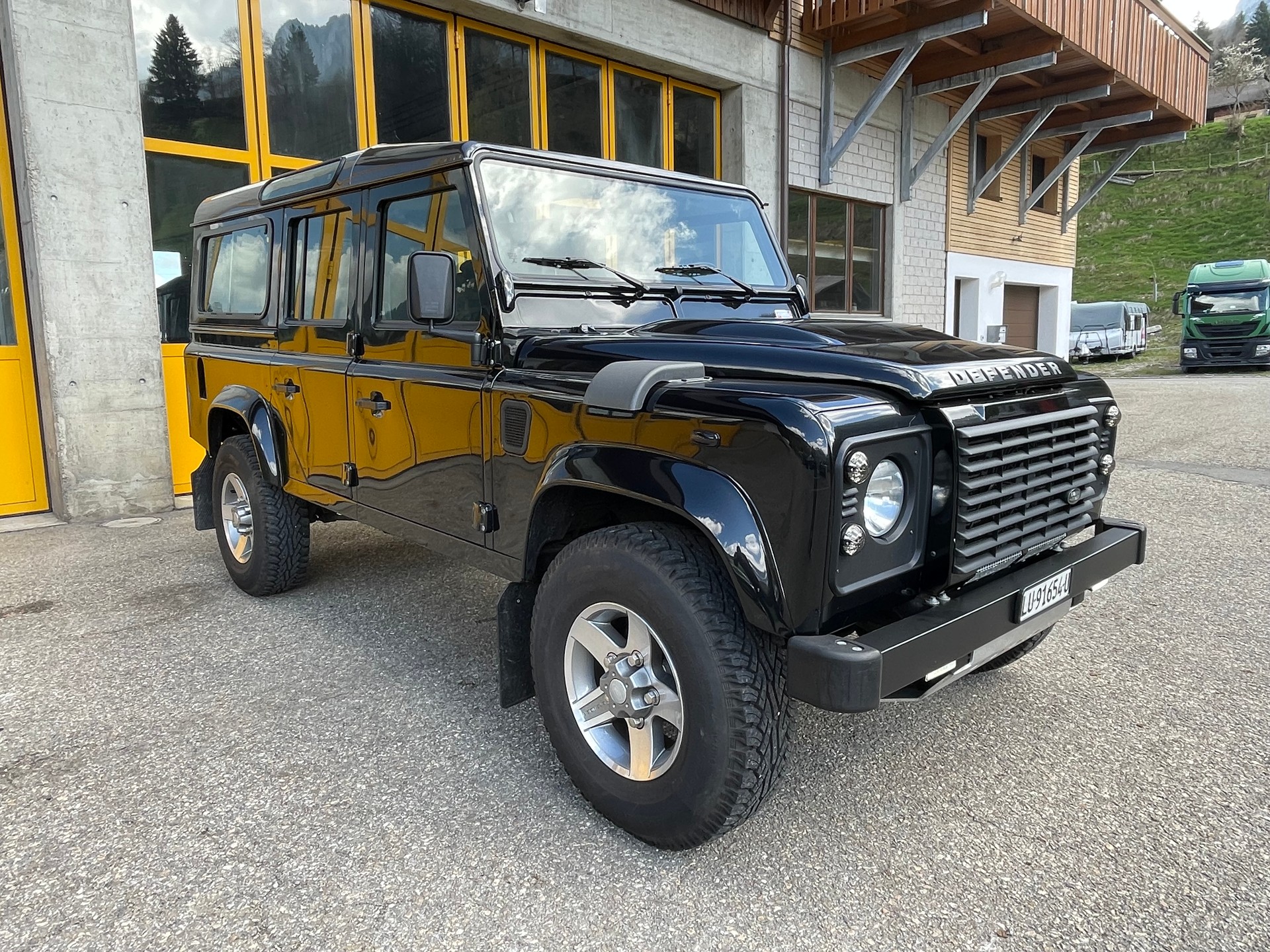 LAND ROVER Defender 110 2.2 TD4 Station Wagon Legend-image-10