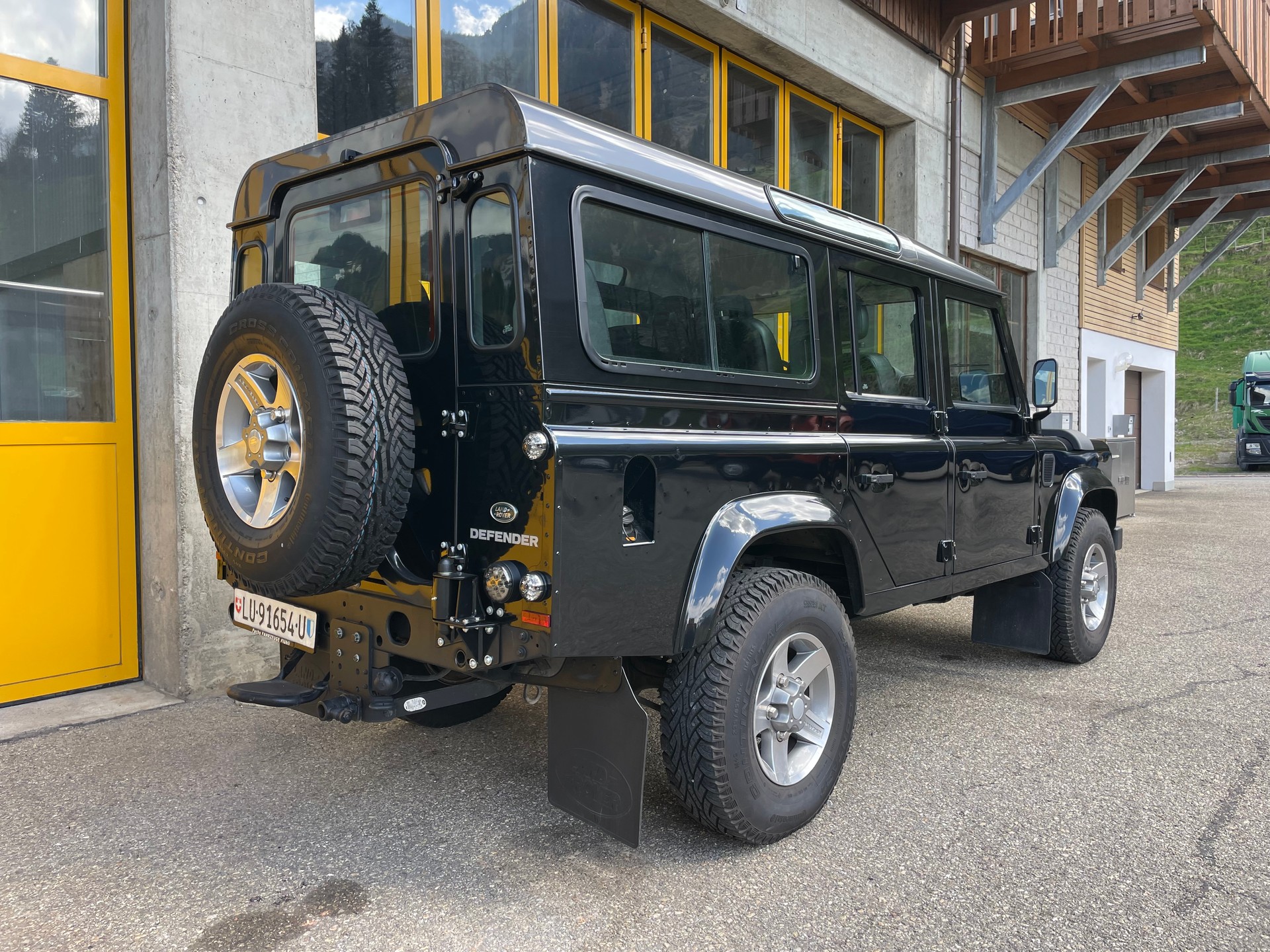 LAND ROVER Defender 110 2.2 TD4 Station Wagon Legend-image-7