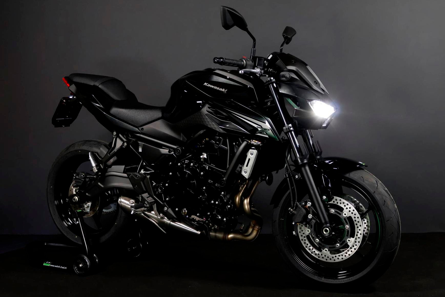 KAWASAKI Z 650 S (50/35 KW) Level 1-image-2