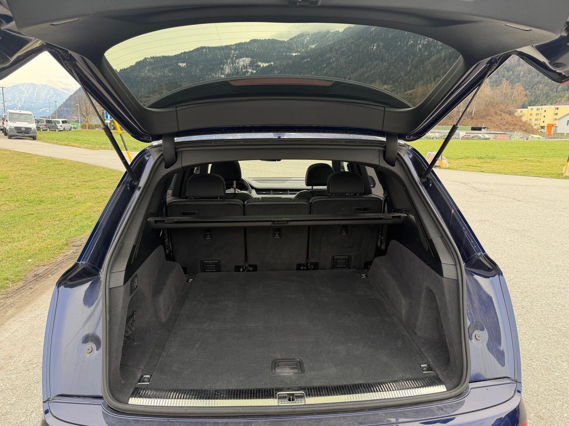 AUDI Q7 50 TDI quattro tiptronic-image-11