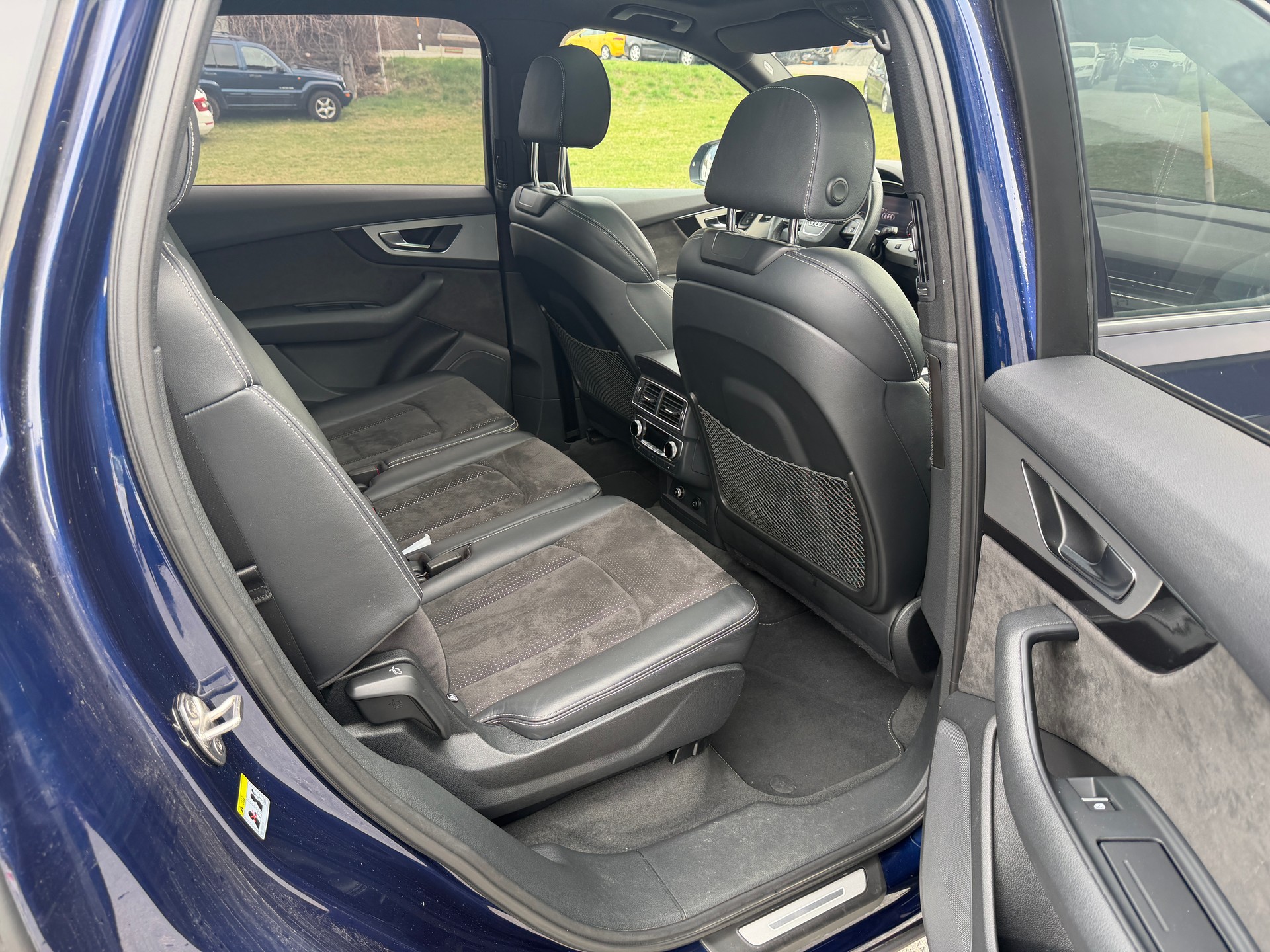 AUDI Q7 50 TDI quattro tiptronic-image-12
