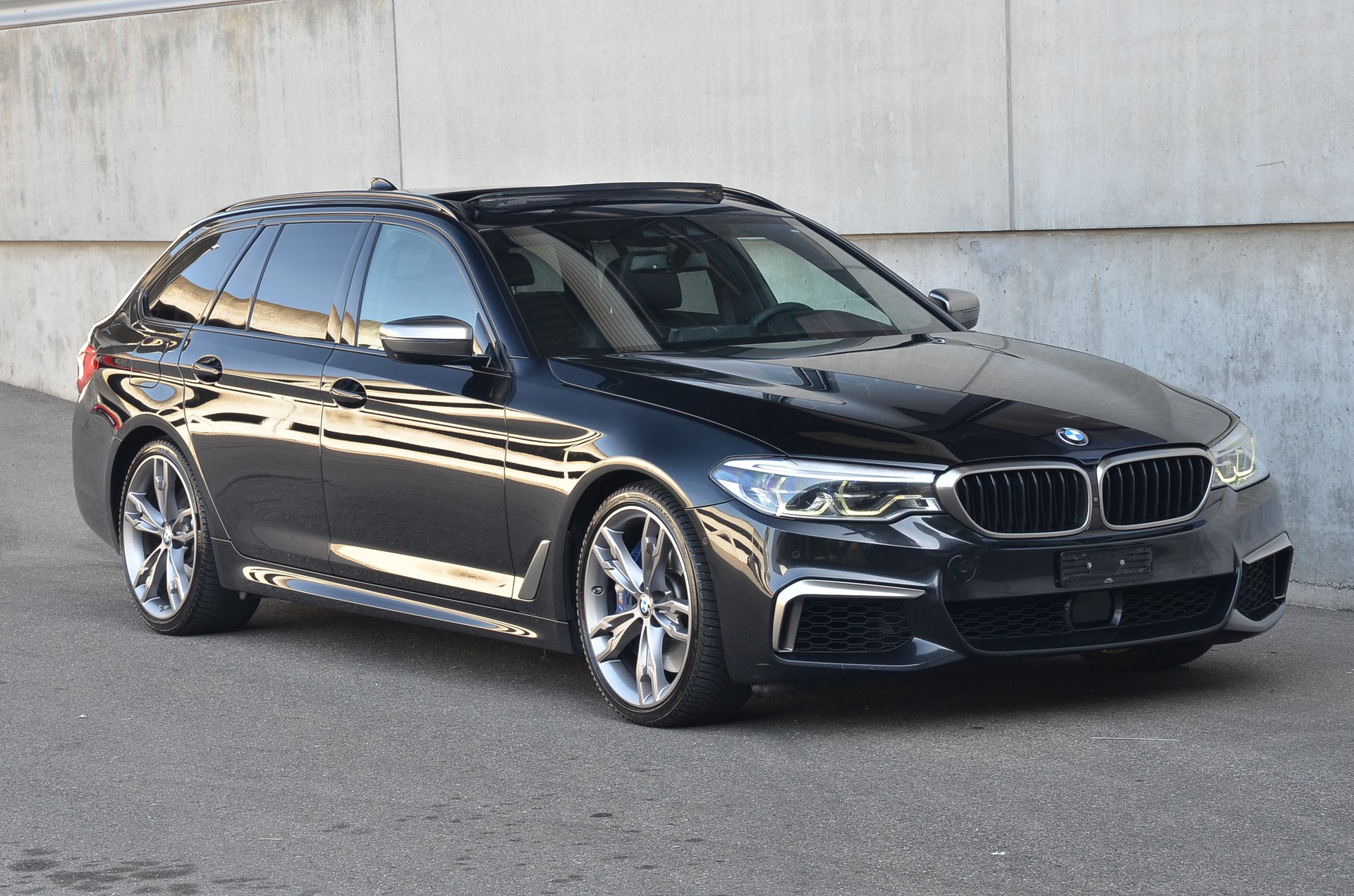 BMW M550d xDrive Touring Steptronic-image-19