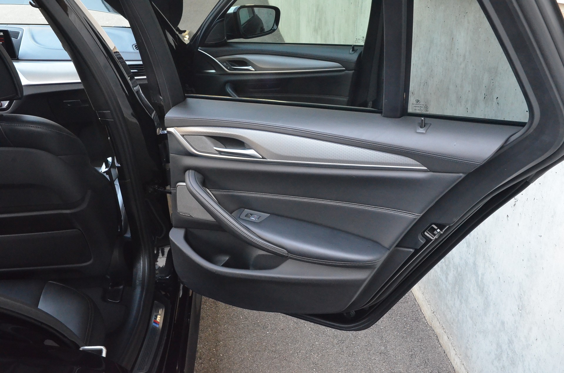 BMW M550d xDrive Touring Steptronic-image-17