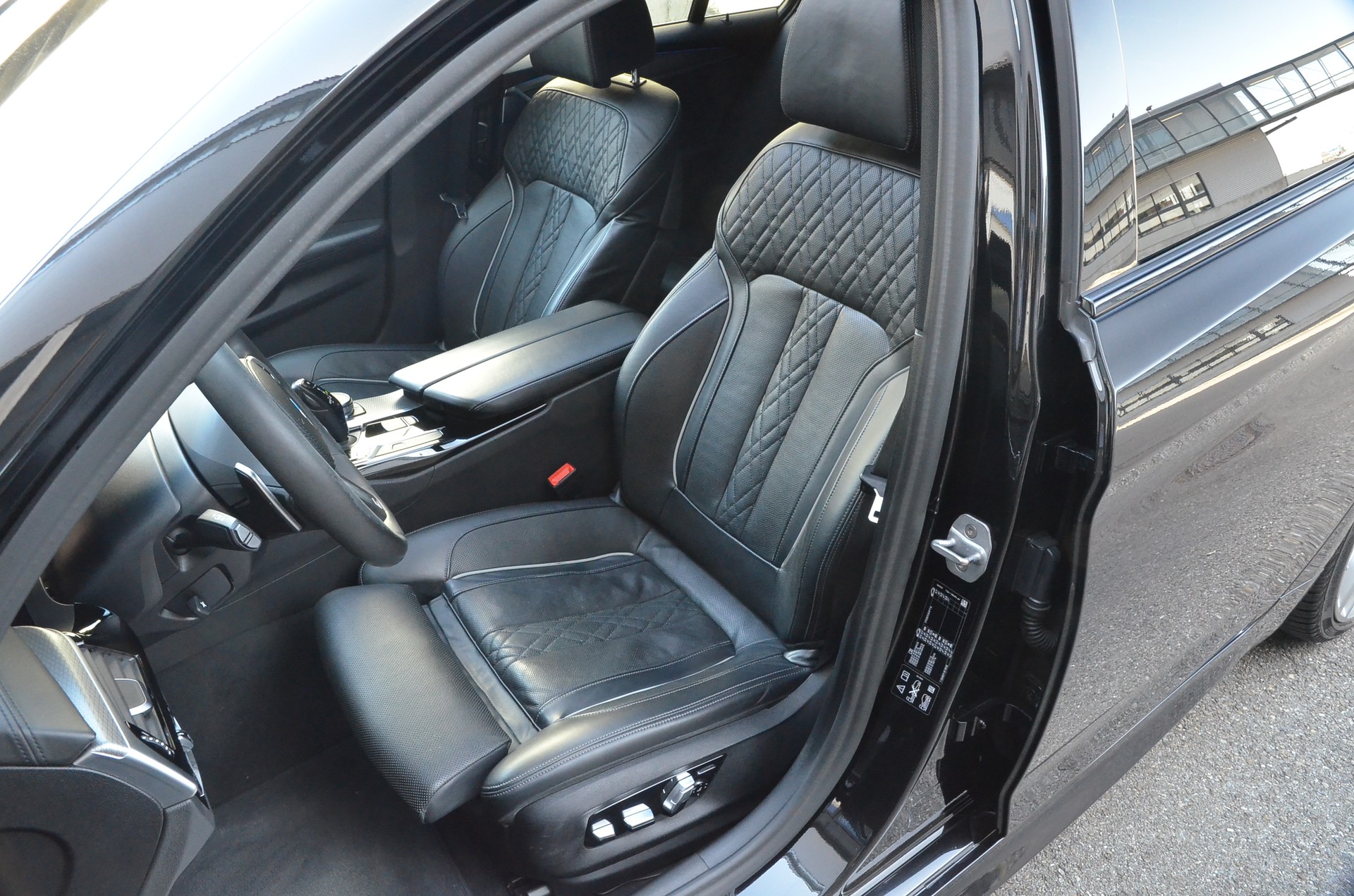 BMW M550d xDrive Touring Steptronic-image-26