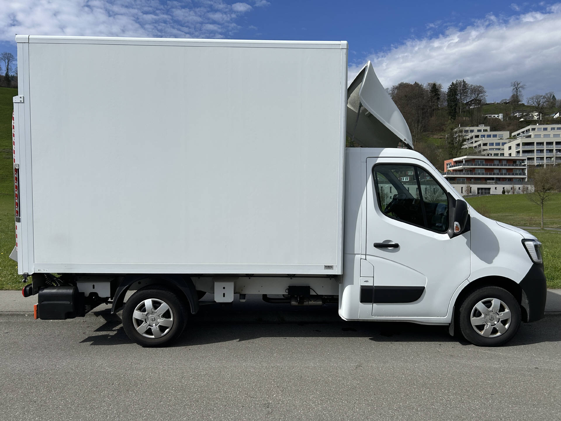 RENAULT Master Koffer HB L2 135 PS FWD-image-5