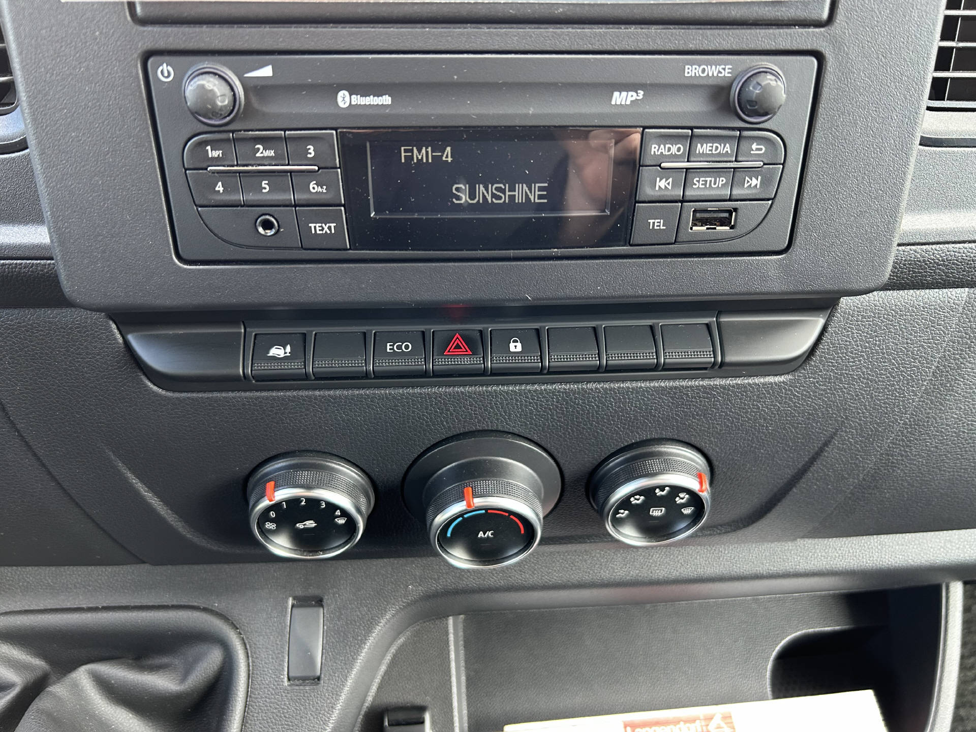RENAULT Master Koffer HB L2 135 PS FWD-image-15