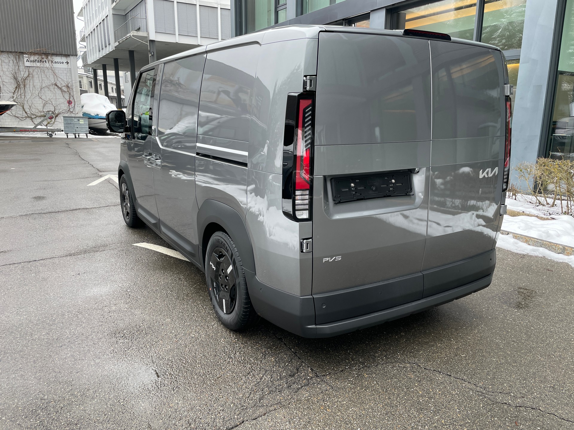 KIA PV5 Cargo 71.2 kWh Plus mit Wärmepumpe, 2-Schiebetüren-image-10