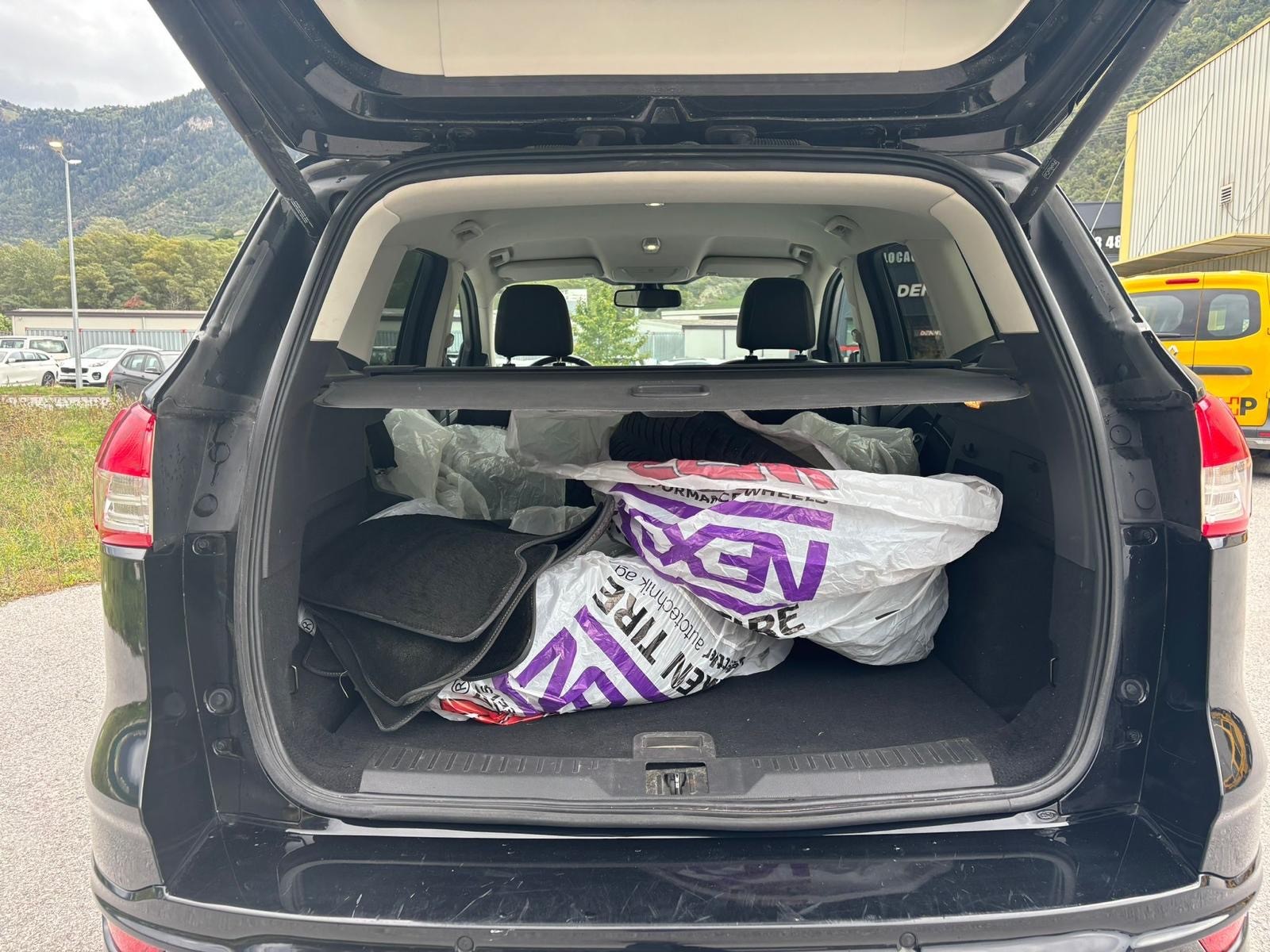 FORD Kuga 1.6 SCTi Titanium 4WD Automatic-image-9