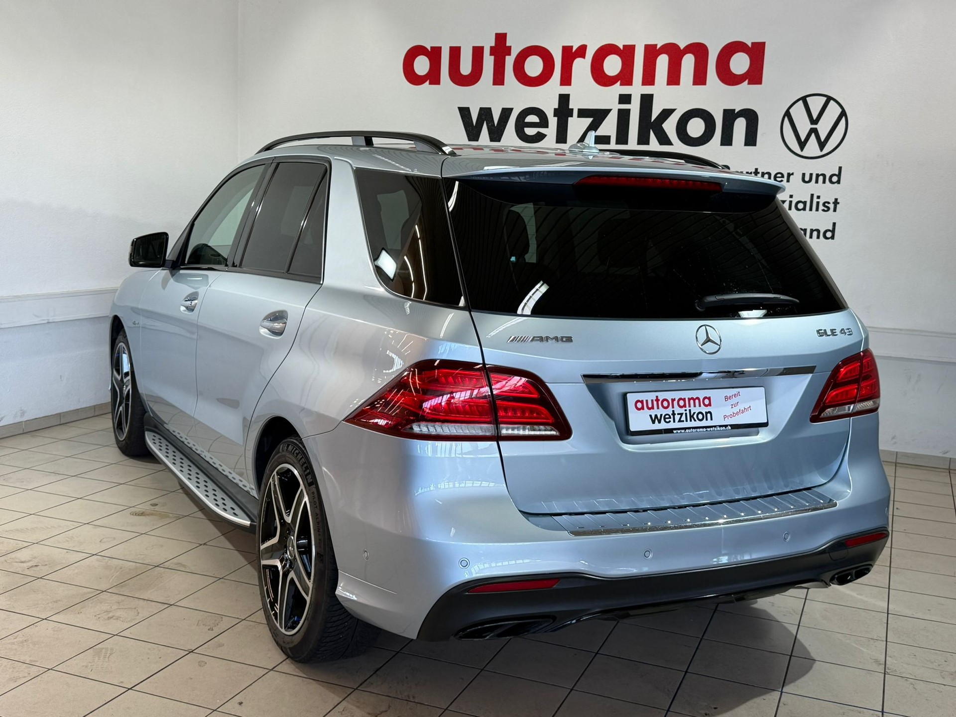 MERCEDES-BENZ GLE 43 AMG Executive 4Matic 9G-Tronic-showroom-element-3