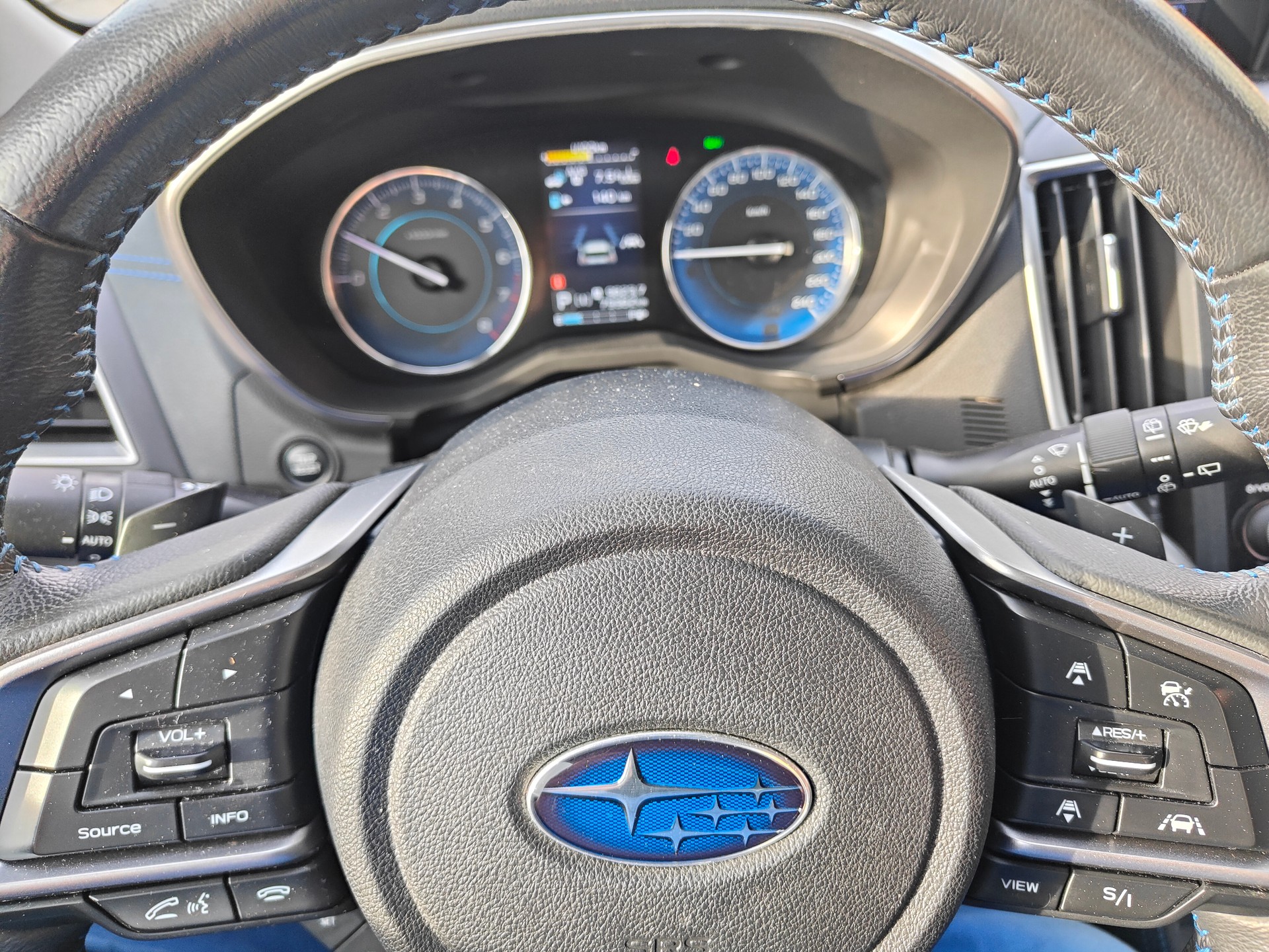SUBARU XV 2.0 e-Boxer Luxury AWD Lineartronic-image-19