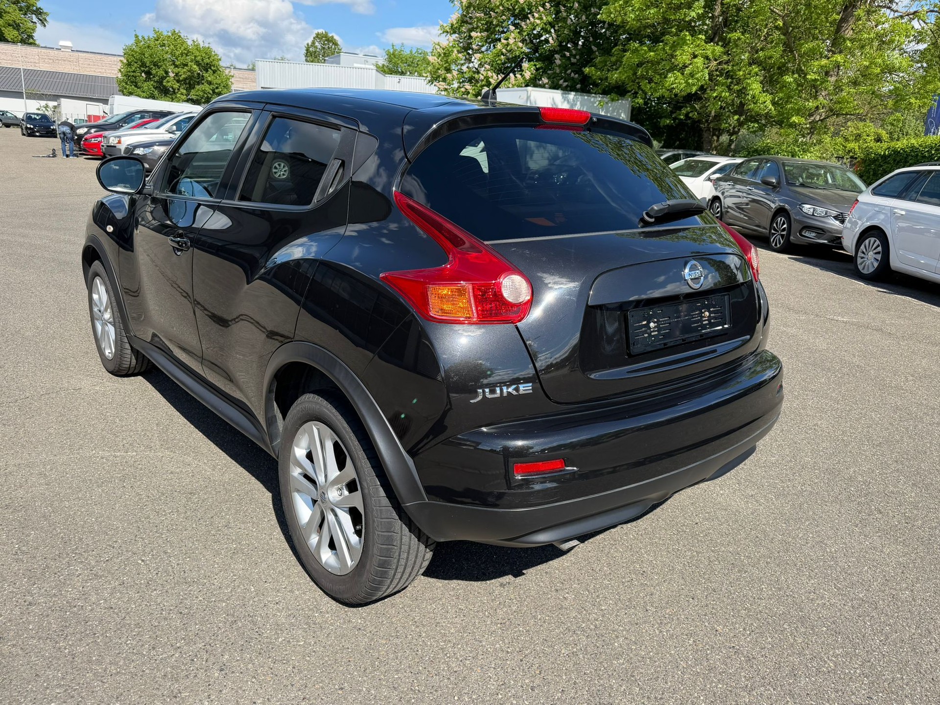 NISSAN Juke 1.6 Shiro-image-2