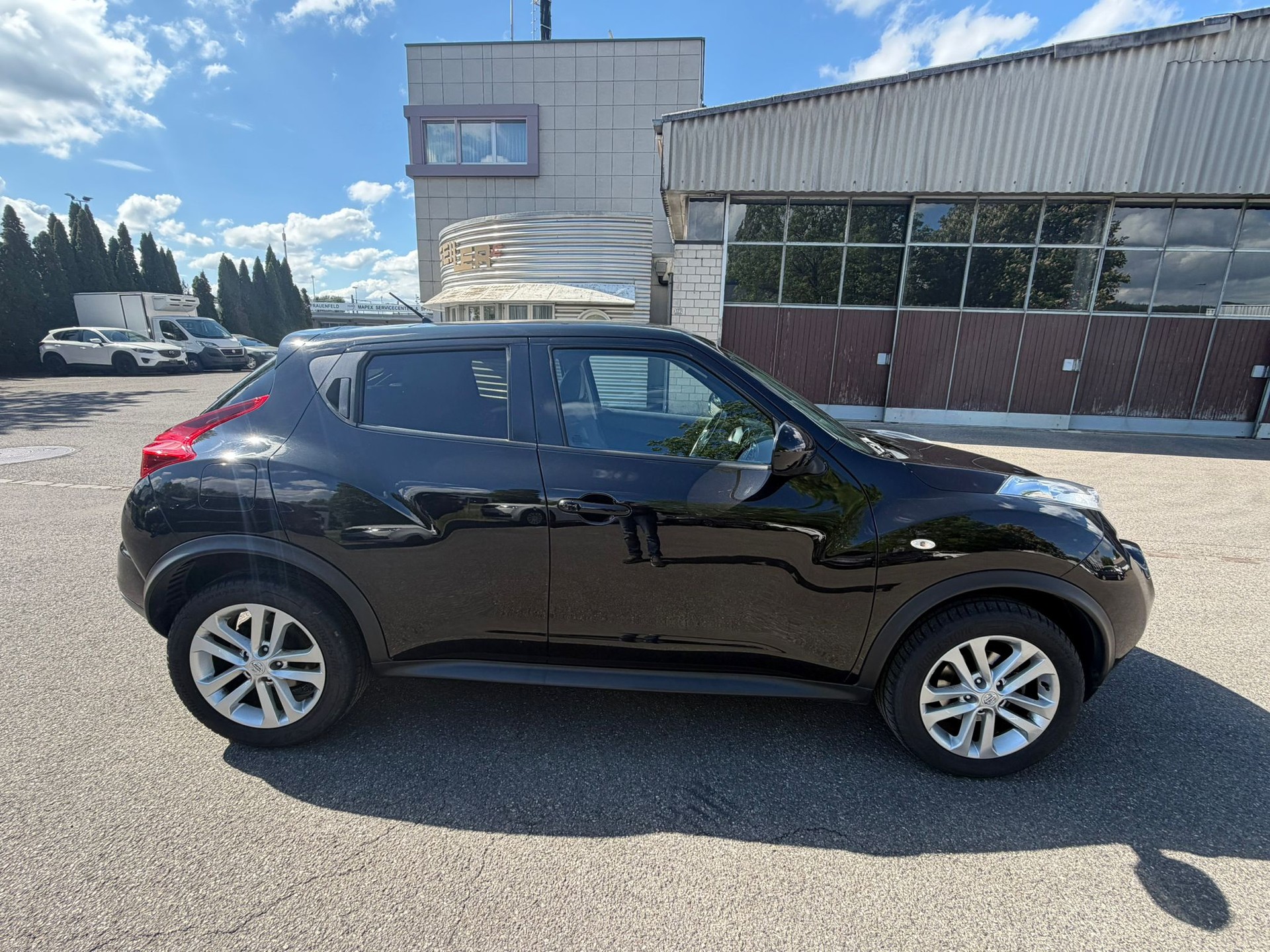 NISSAN Juke 1.6 Shiro-image-4