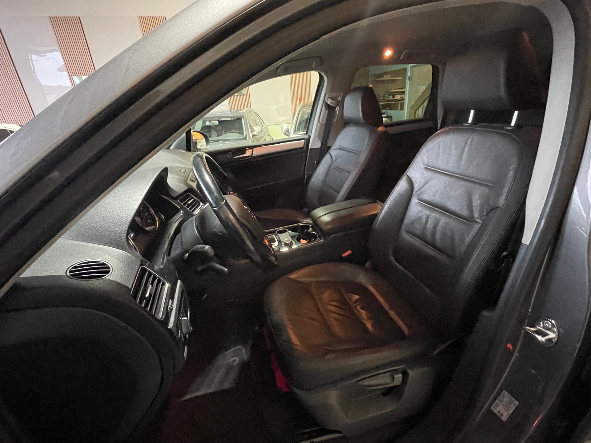 VW Touareg 3.0 TDI BMT Terrain Tech Bl.Pearl Tiptr-image-10