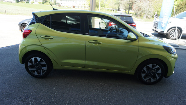 HYUNDAI i10 1.2 Amplia Aut.-showroom-element-3