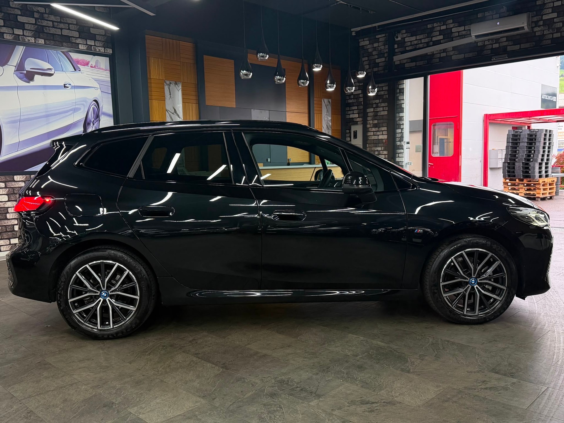 BMW 225e xDrive Active Tourer M Sport-image-5