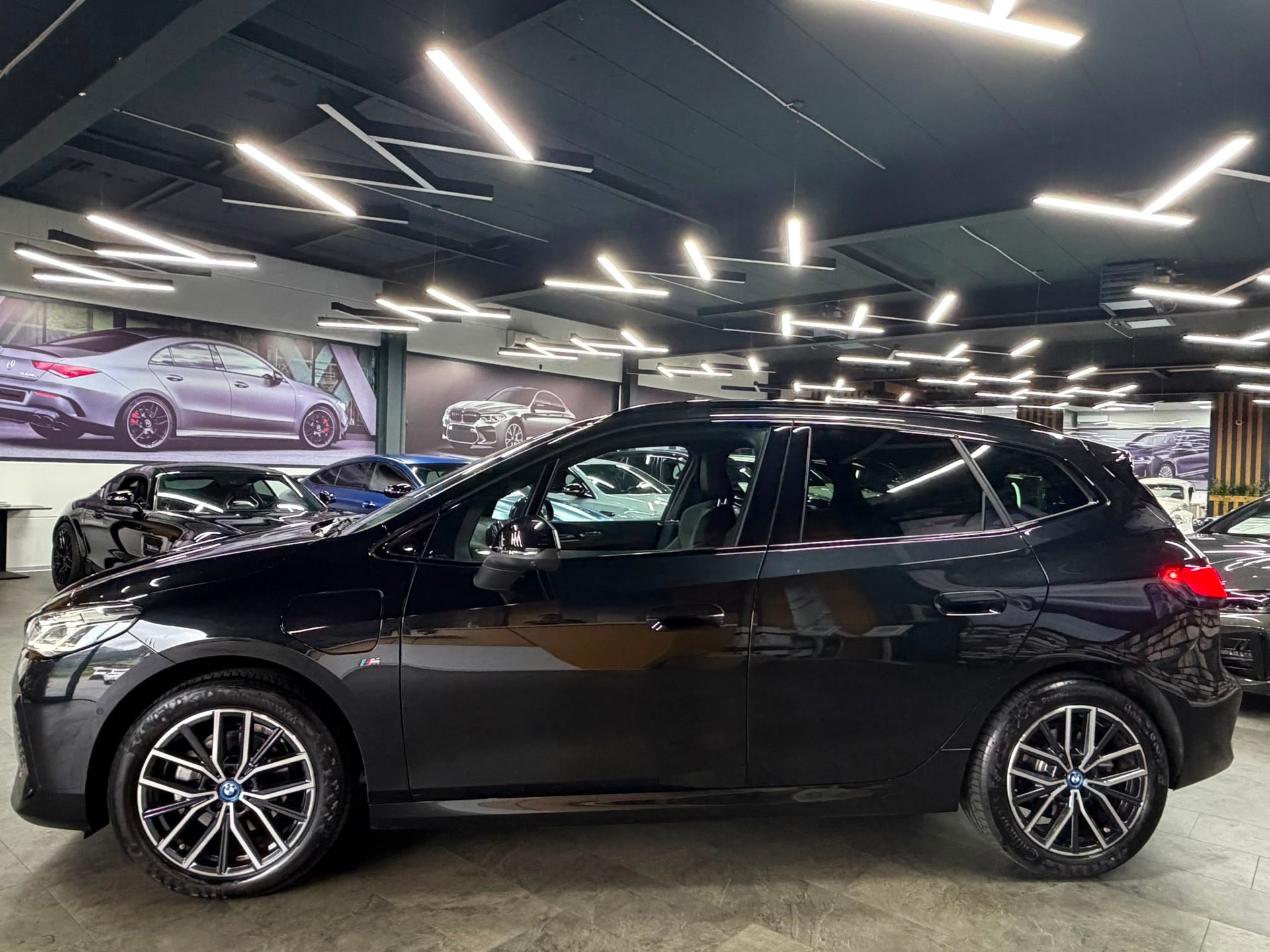 BMW 225e xDrive Active Tourer M Sport-image-9