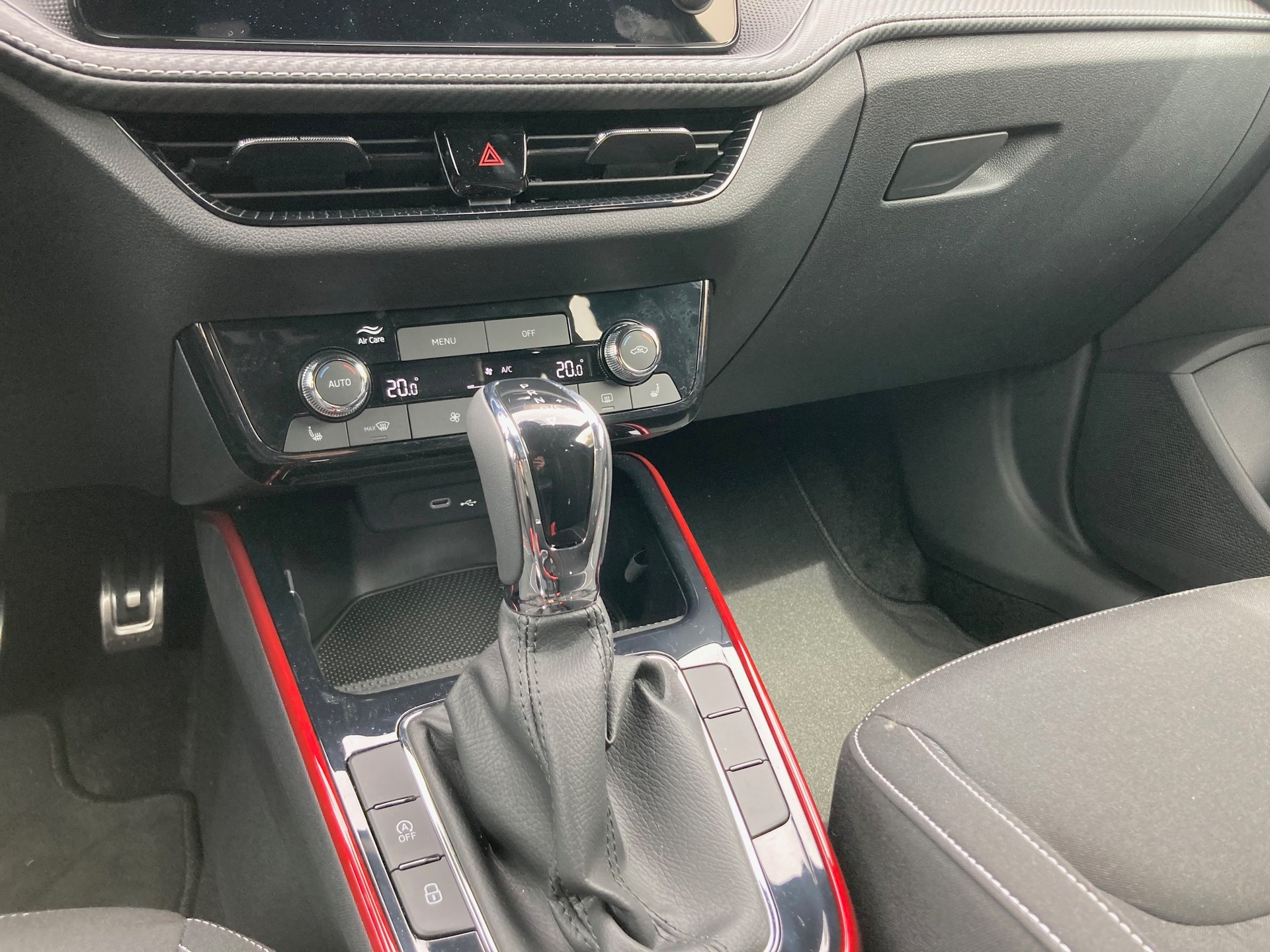SKODA Fabia 1.0 TSI Monte Carlo DSG-image-12