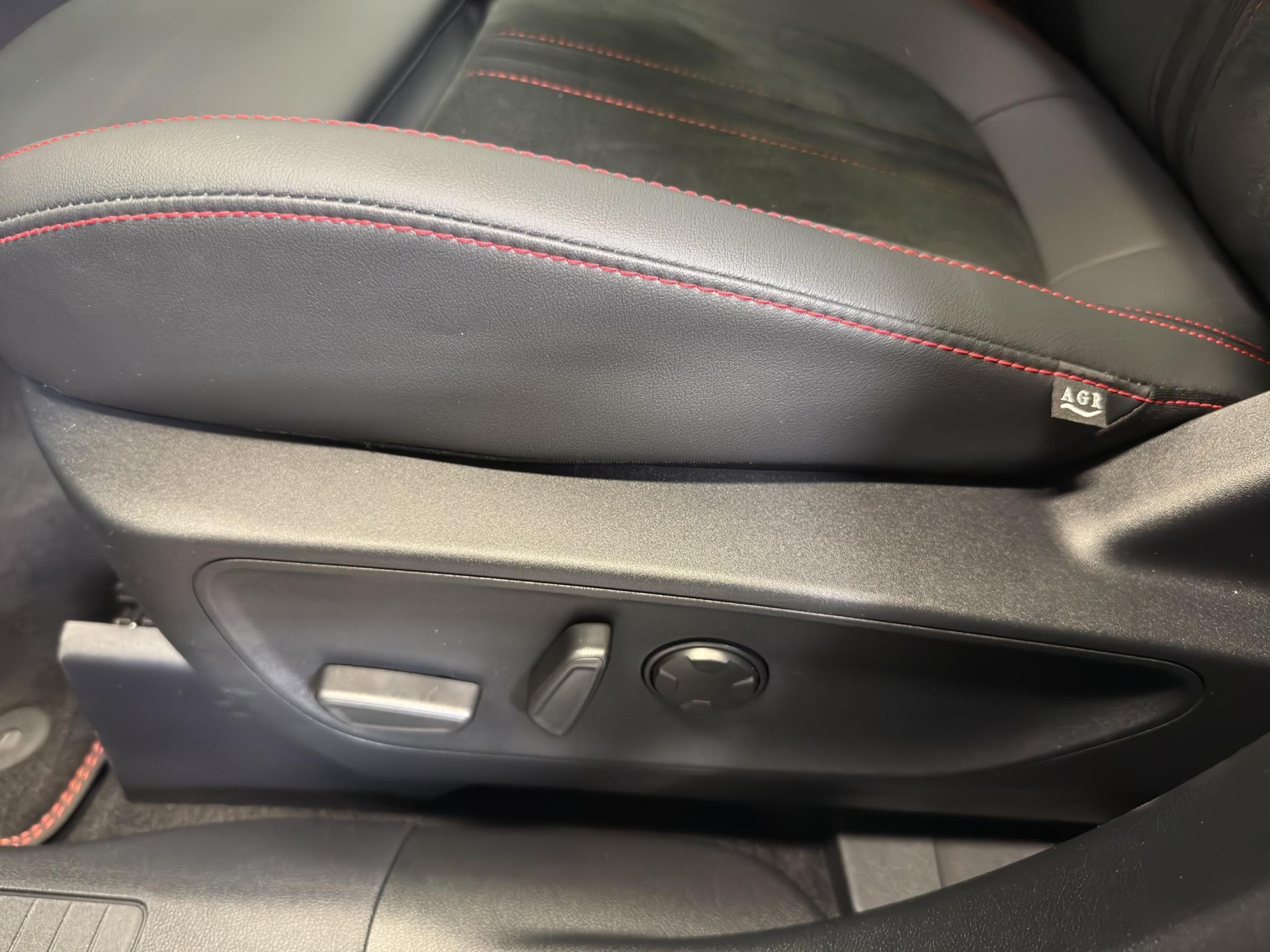 FORD Kuga 2.5 Hybrid ST-Line X 4x4-image-10
