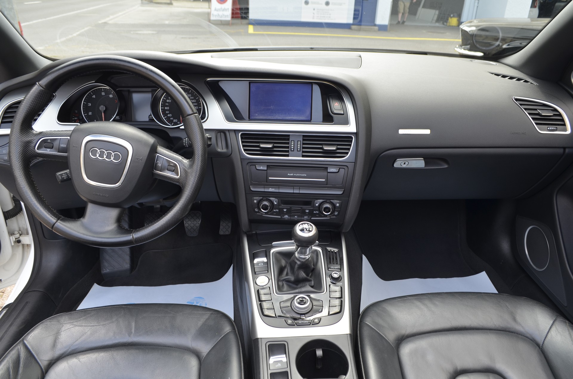 AUDI A5 Cabriolet 2.0 TFSI-image-12